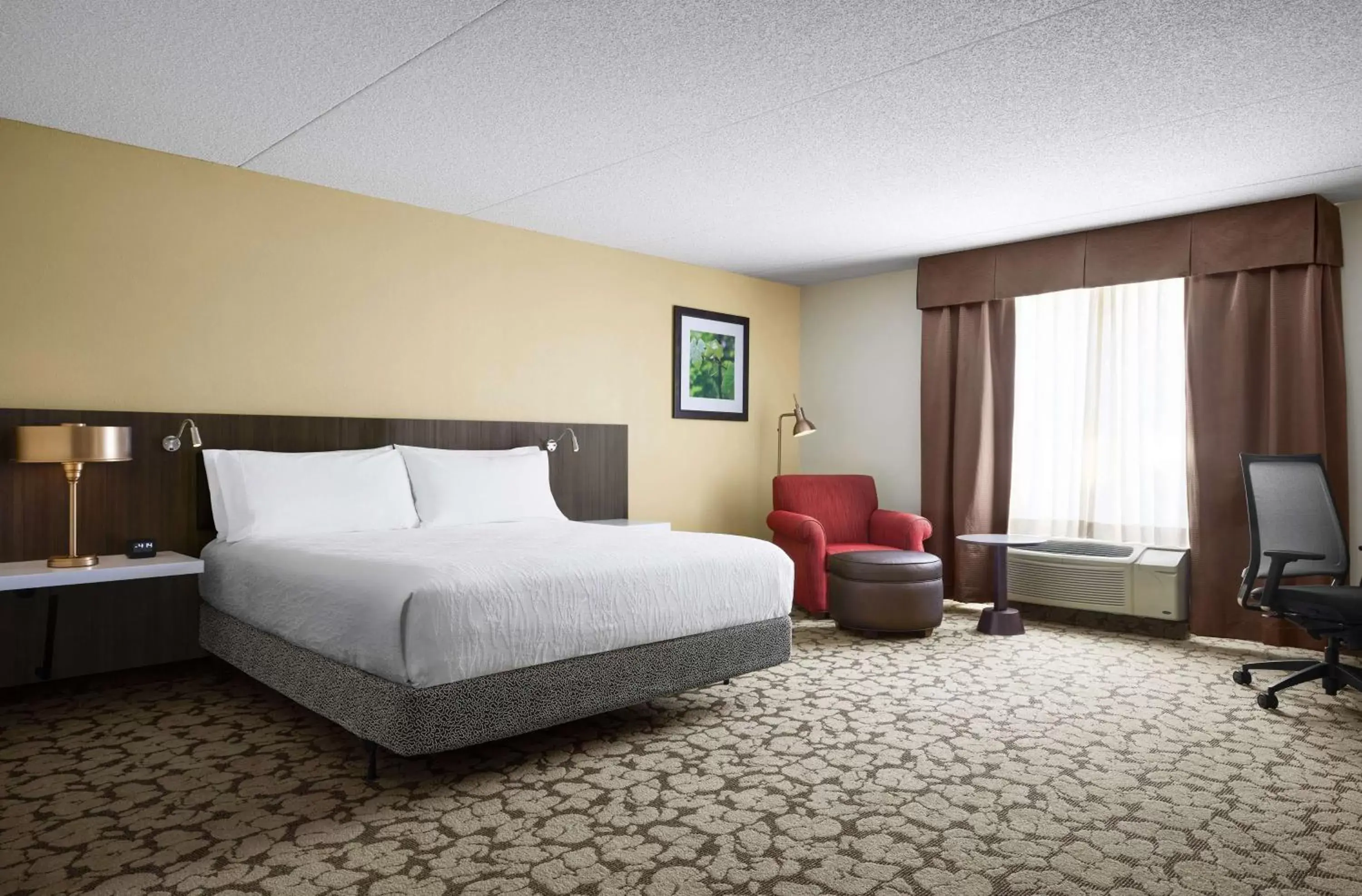 Bed in Hilton Garden Inn Providence Airport/Warwick