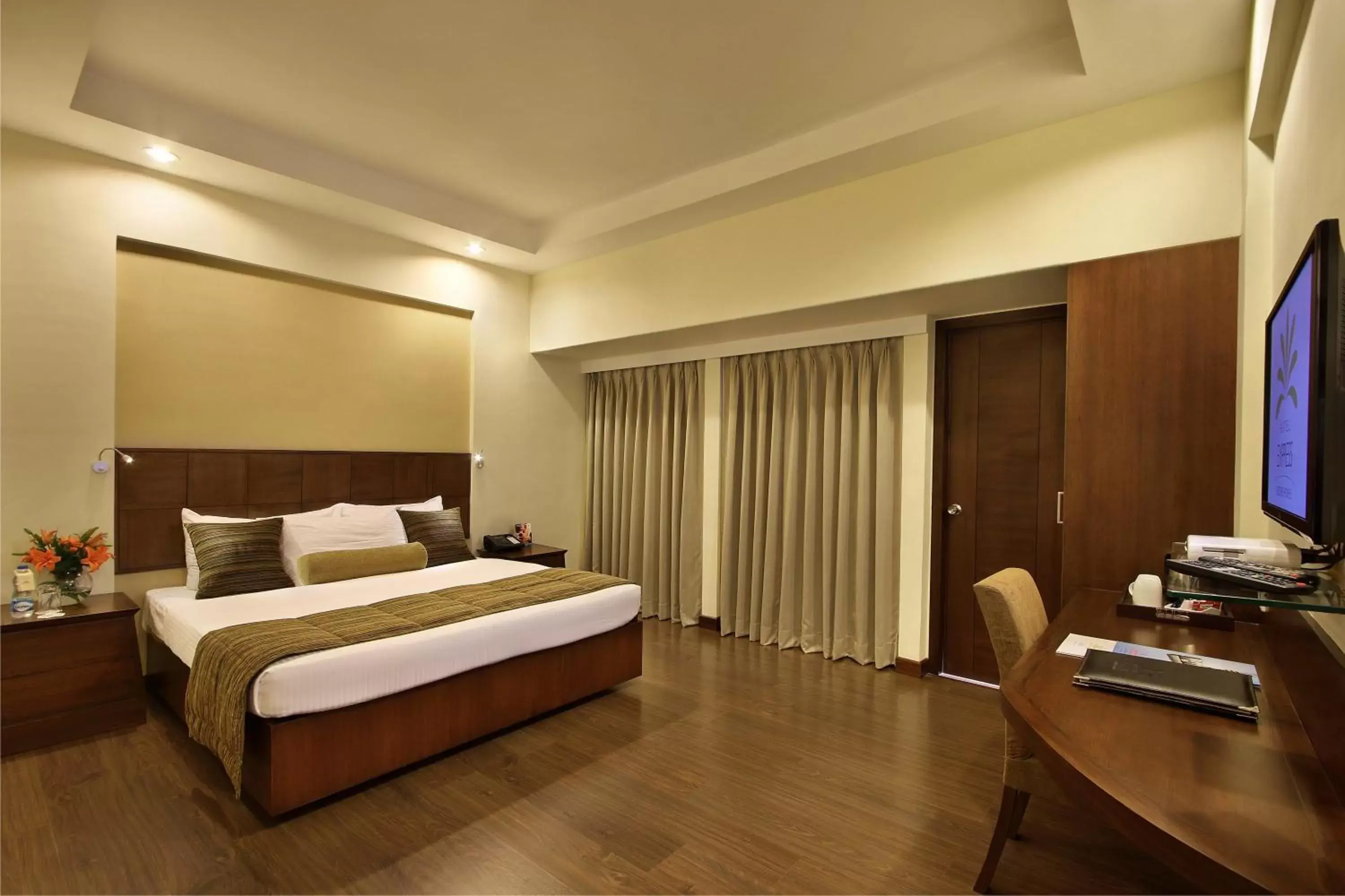 Photo of the whole room, Bed in Hotel Express Towers
