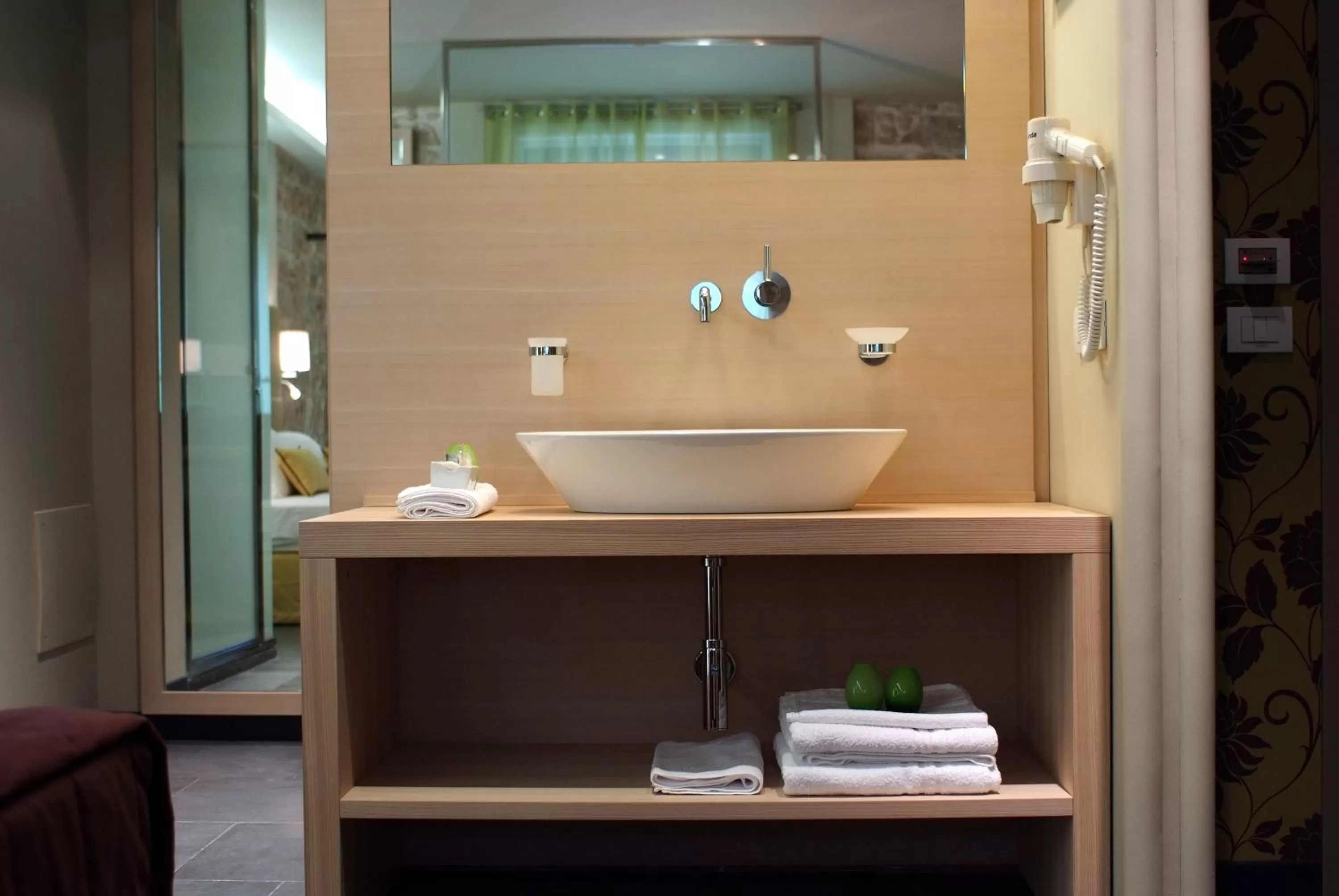 Bathroom in El Homs Palace Hotel