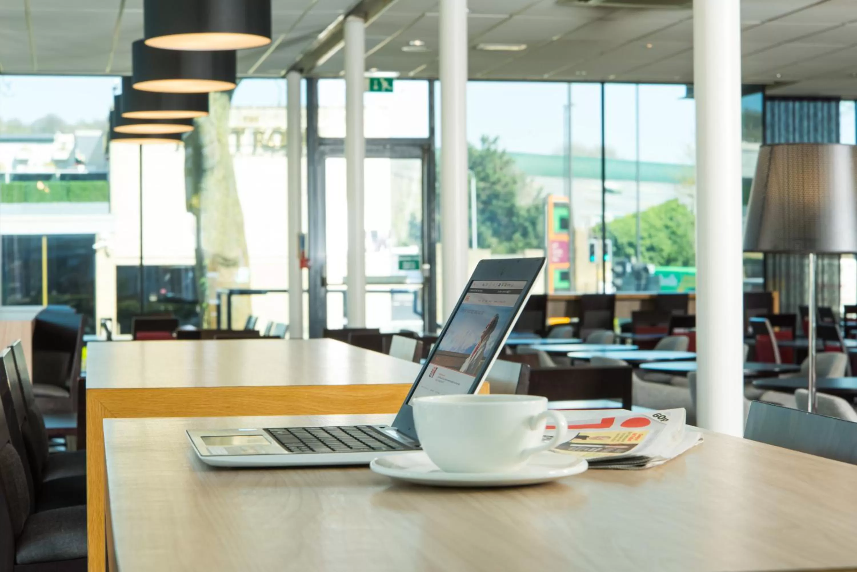 Restaurant/places to eat in Holiday Inn Express Bath by IHG