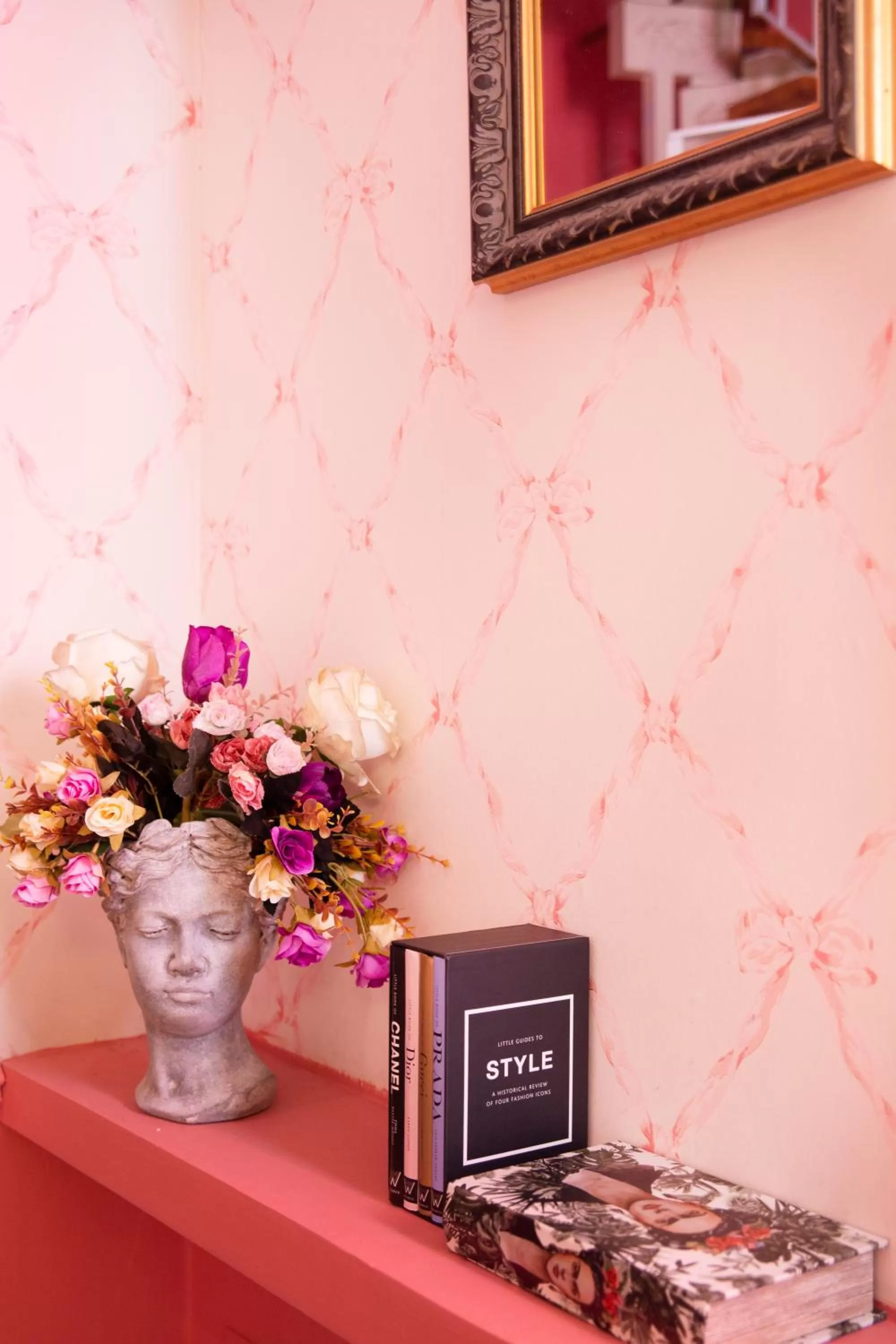 Decorative detail in The Elliot - Adults only