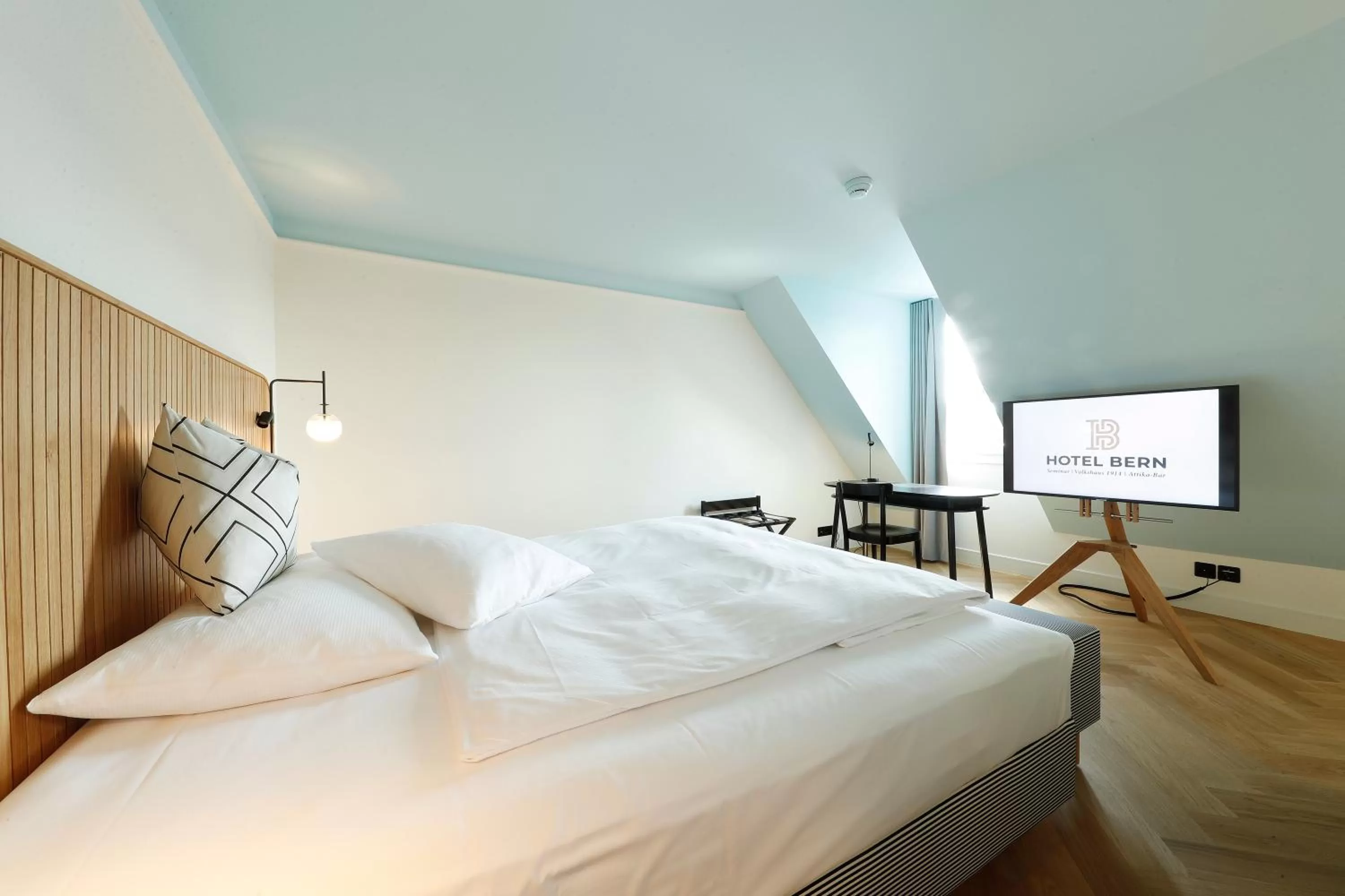 Photo of the whole room, Bed in Best Western Plus Hotel Bern