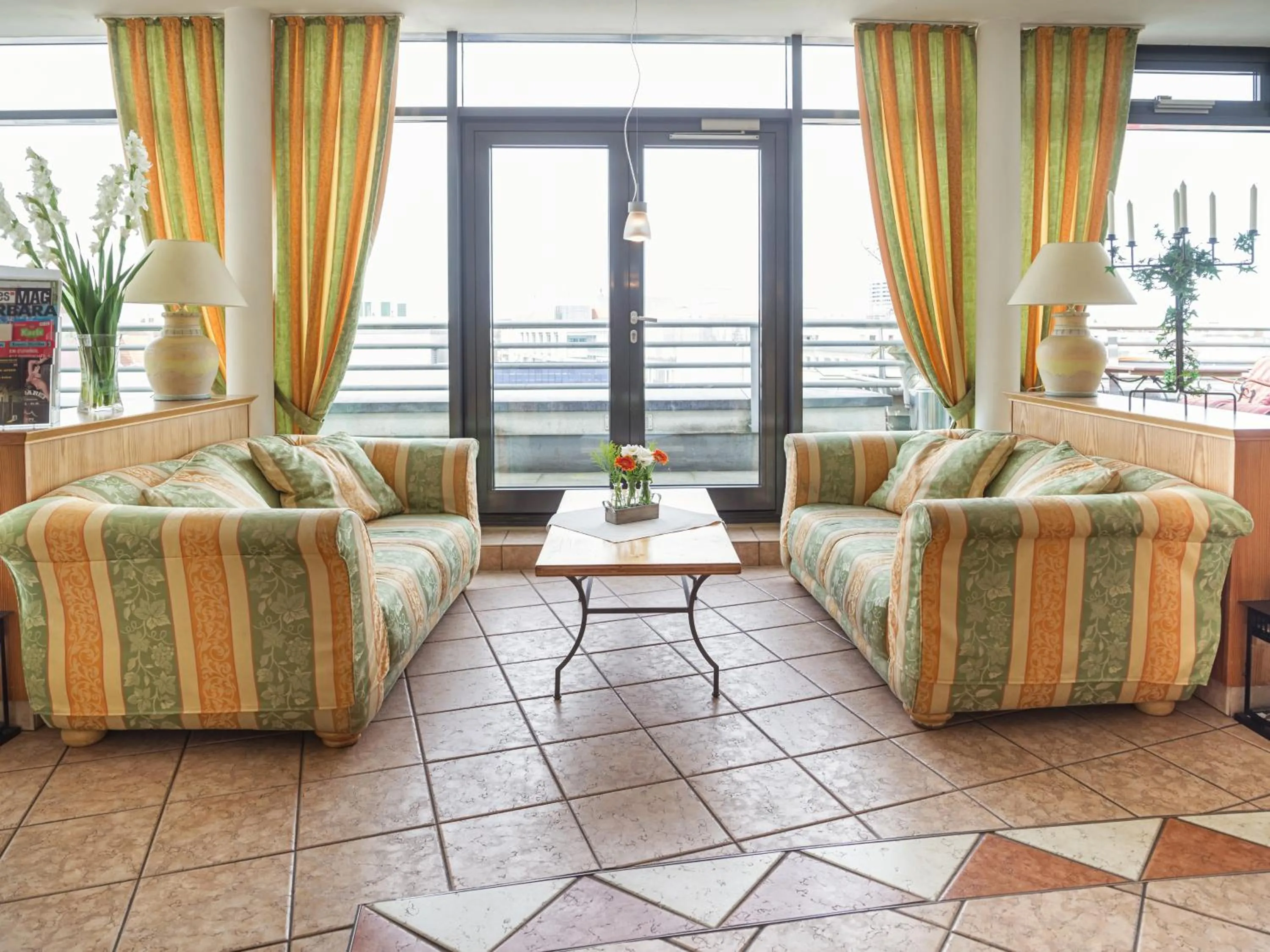 Lobby or reception in Hotel Domicil Berlin by Golden Tulip