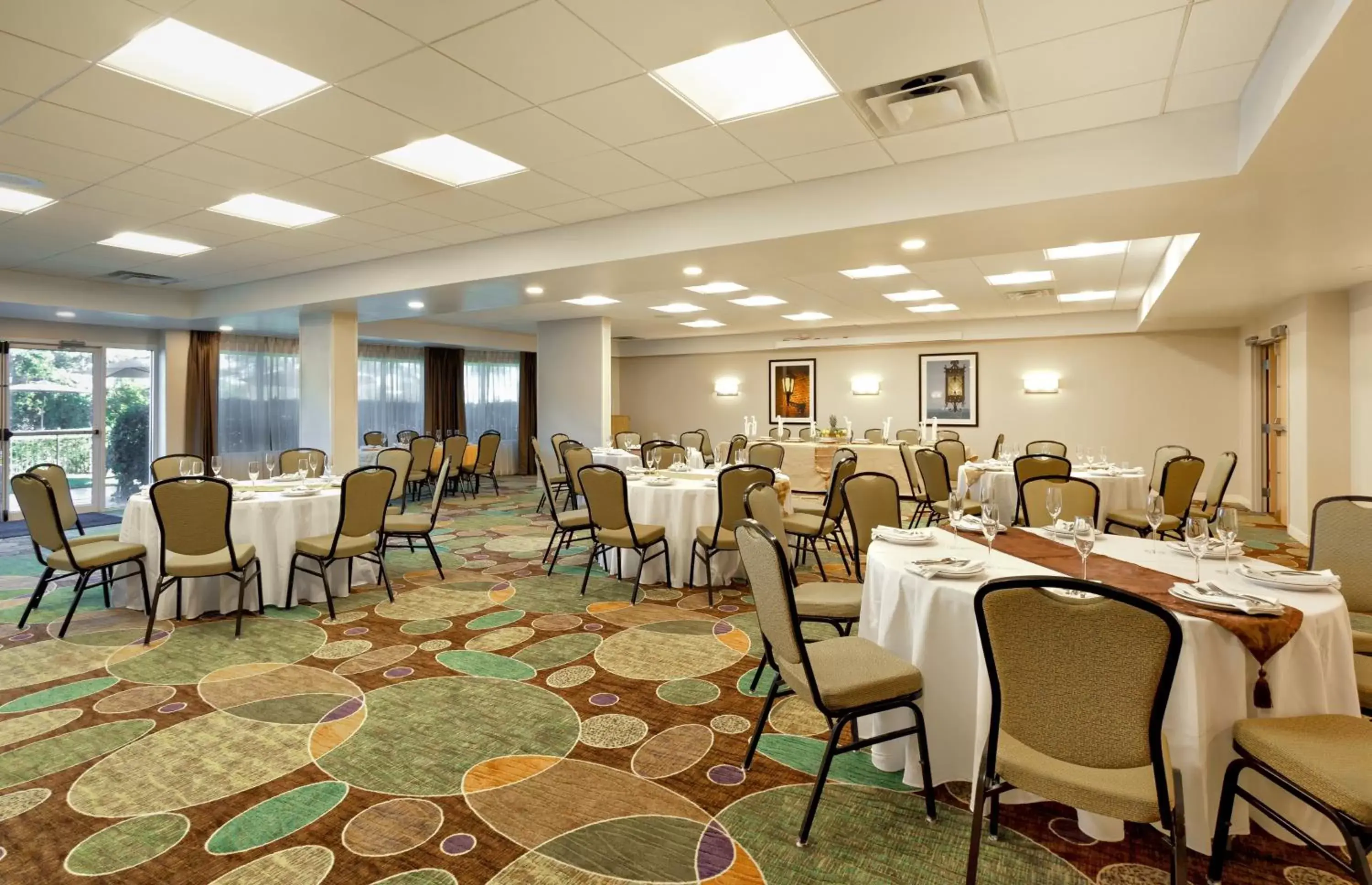 Meeting/conference room, Restaurant/Places to Eat in Holiday Inn - St Augustine - World Golf, an IHG Hotel