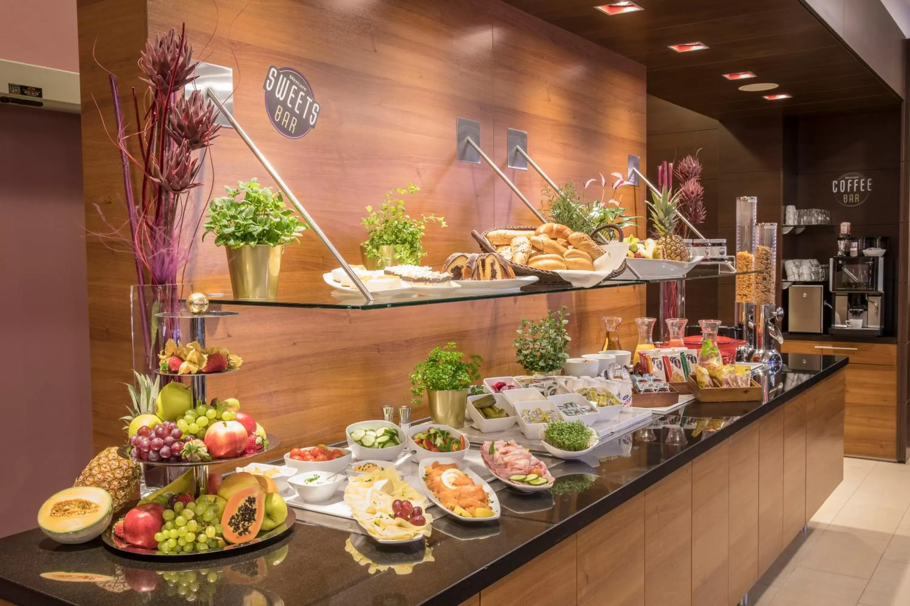 Dining area, Food in Hotel Mercure Graz City