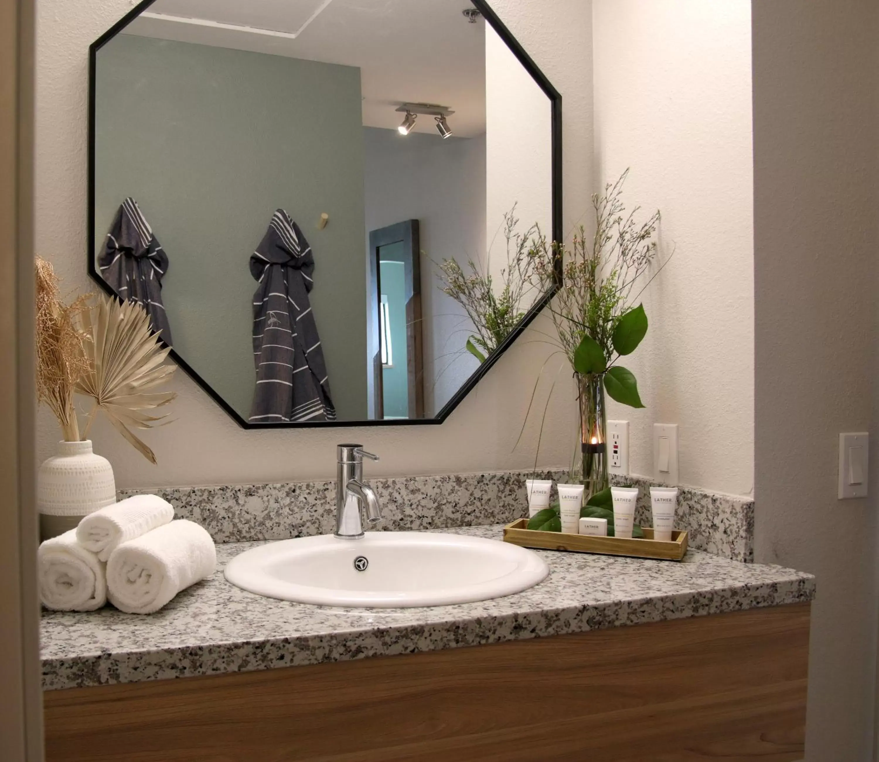 Bathroom in Azure Palm Hot Springs