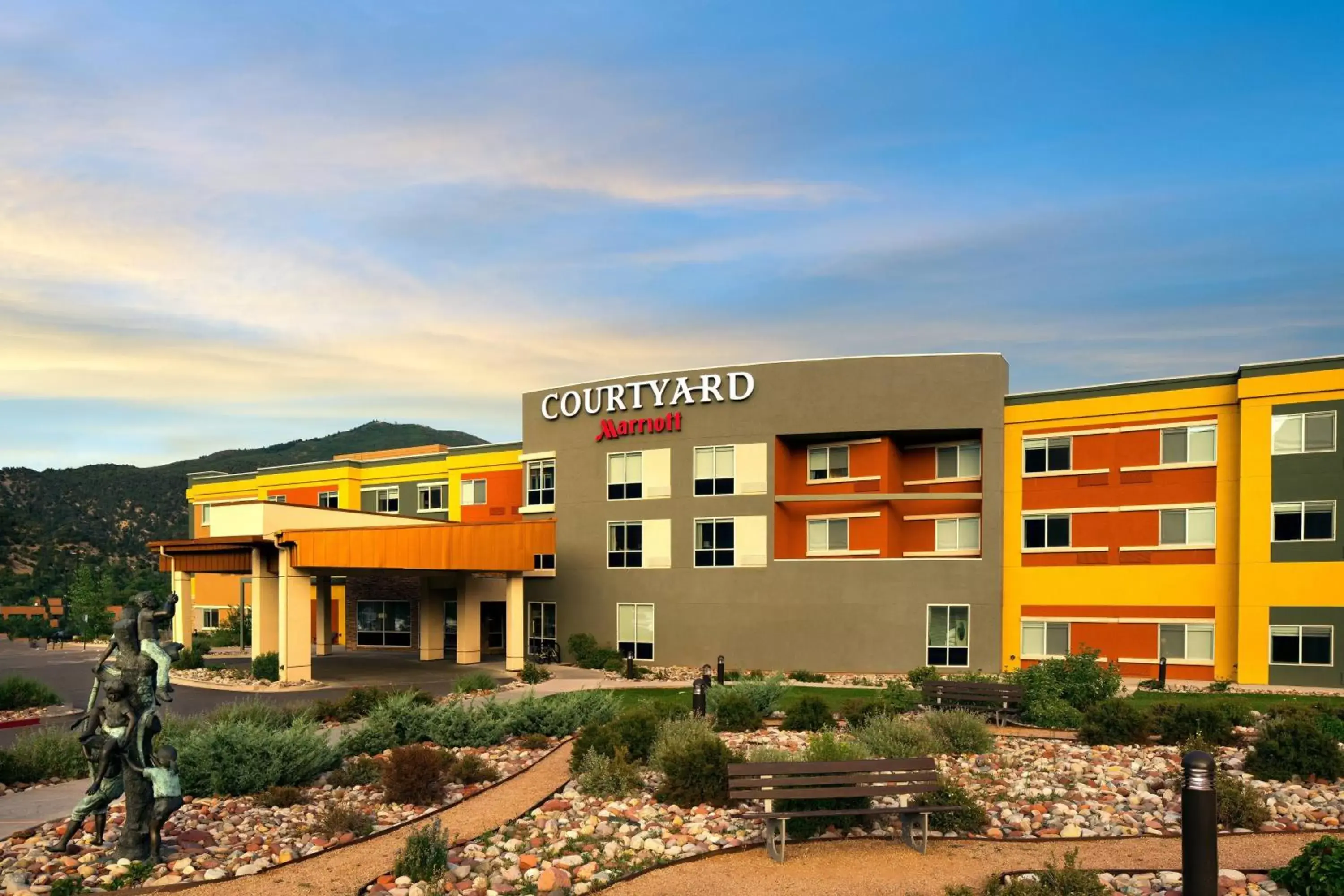 Property Building in Courtyard by Marriott Glenwood Springs