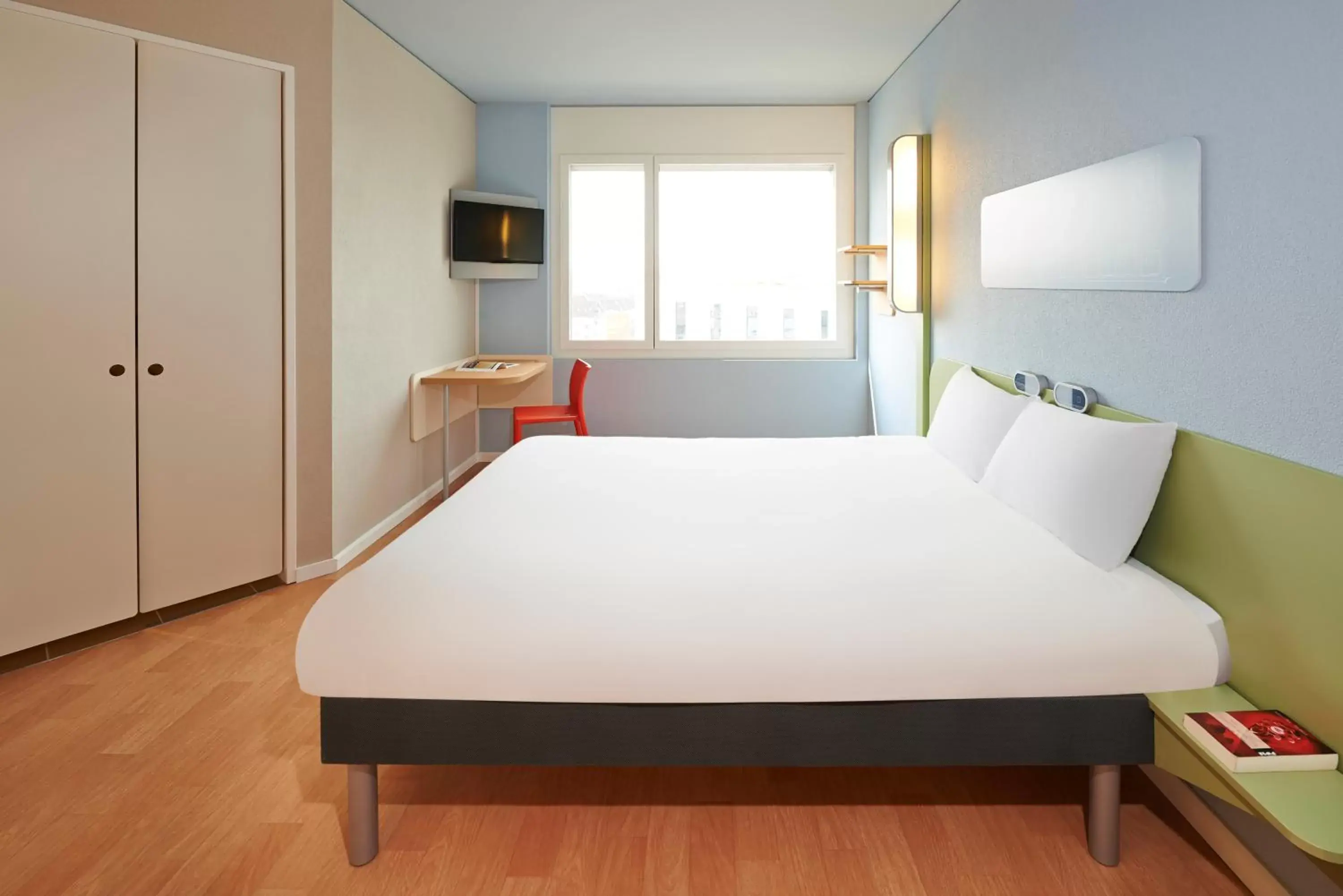 Bed in ibis budget Basel City
