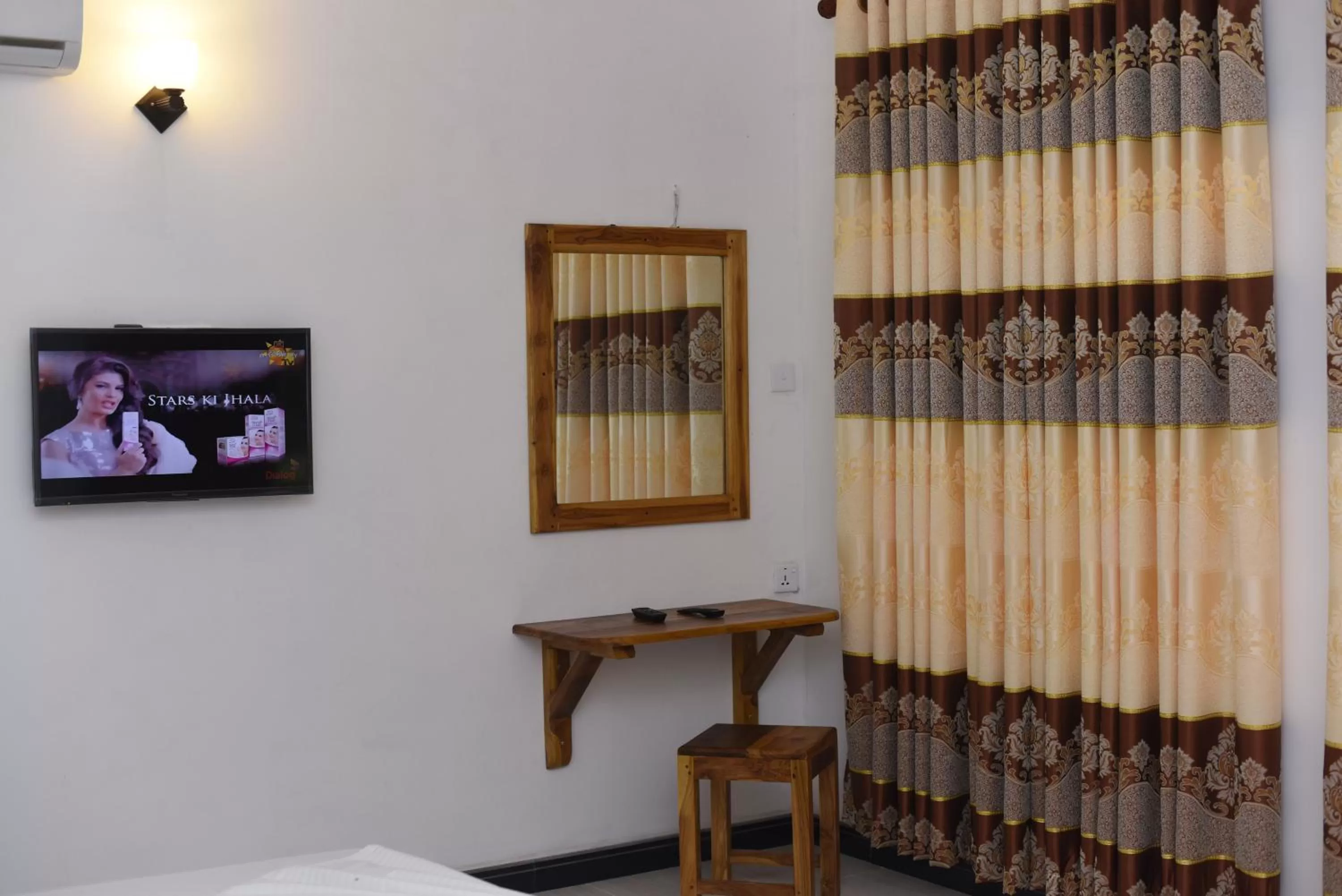 TV/Entertainment Center in Kithmi Resort