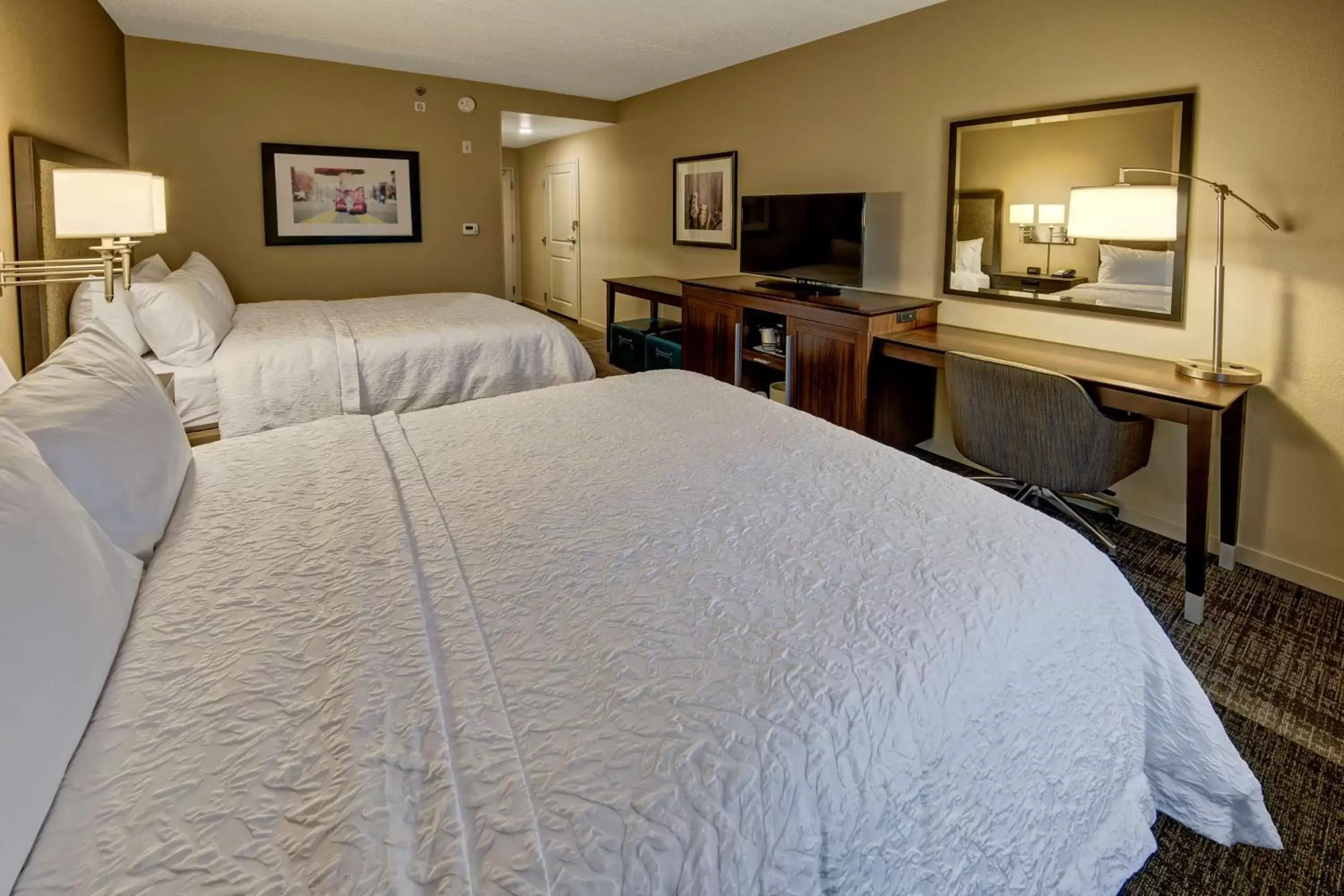 Bed in Hampton Inn & Suites By Hilton Nashville Hendersonville Tn
