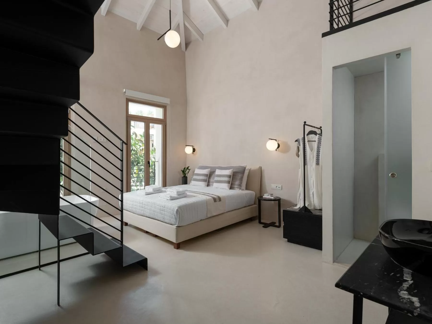 Bed in Sutor Chic Manor hotel