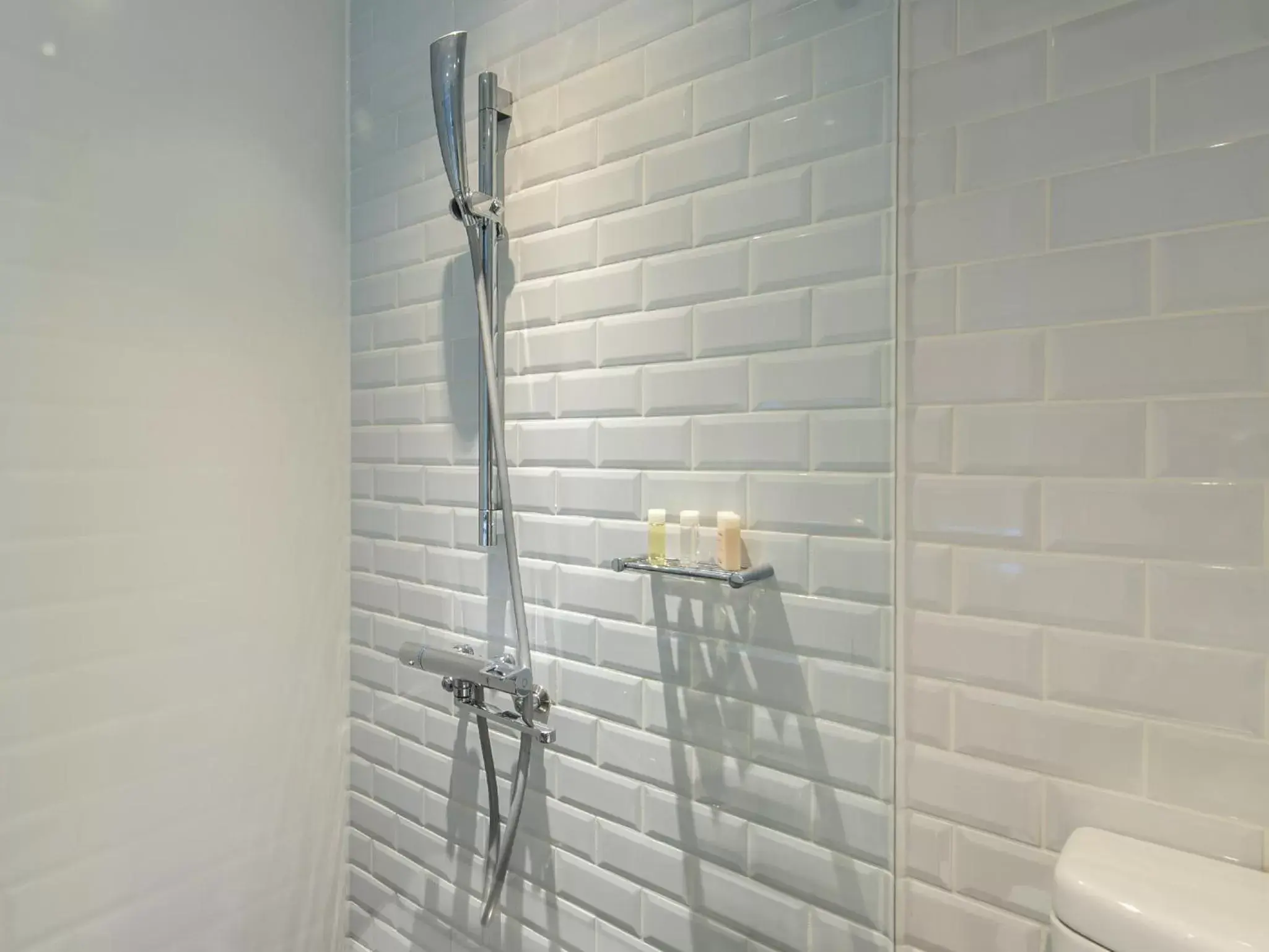 Shower, Bathroom in Hotel Relax III