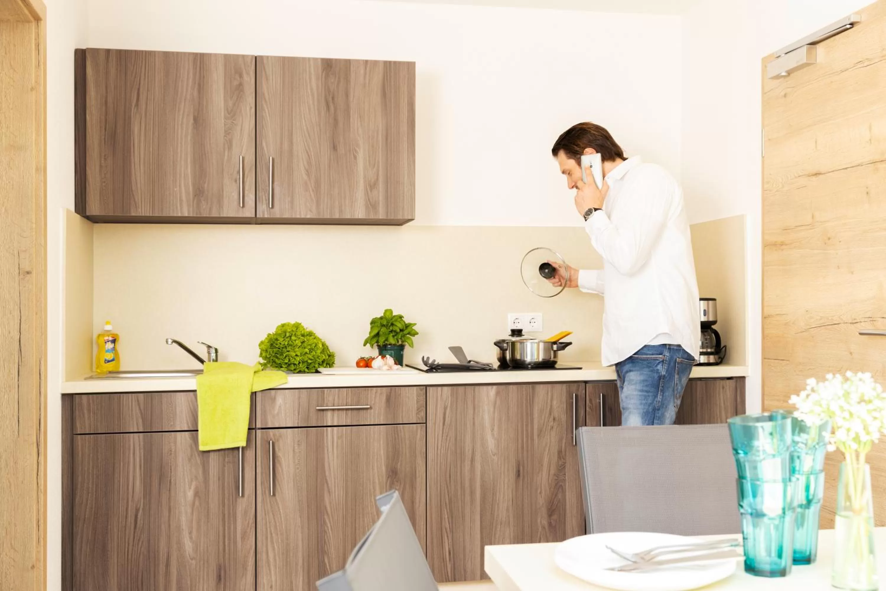 Kitchen or kitchenette in Green Guest House