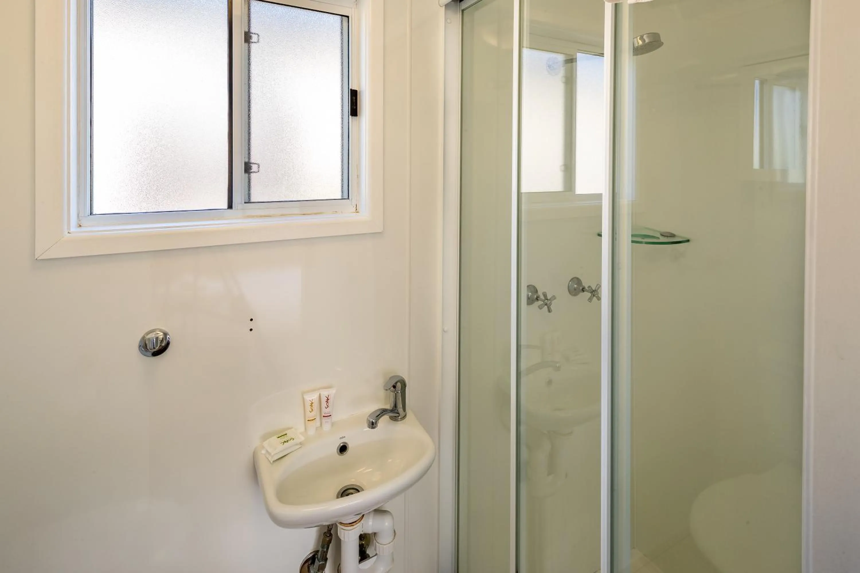 Bathroom in Ingenia Holidays Nambucca Heads