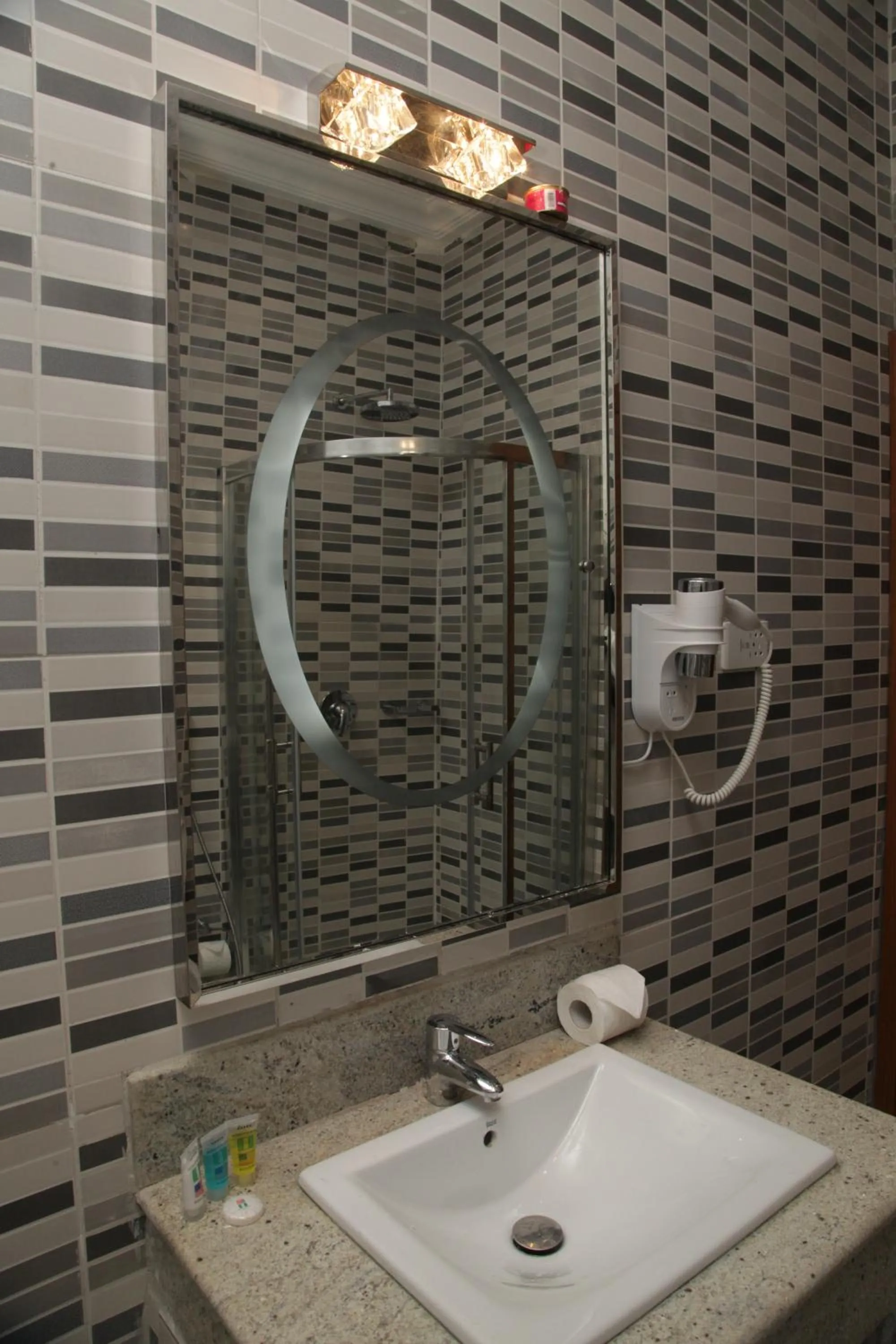 Shower, Bathroom in Swiss International Mabisel Port Harcourt