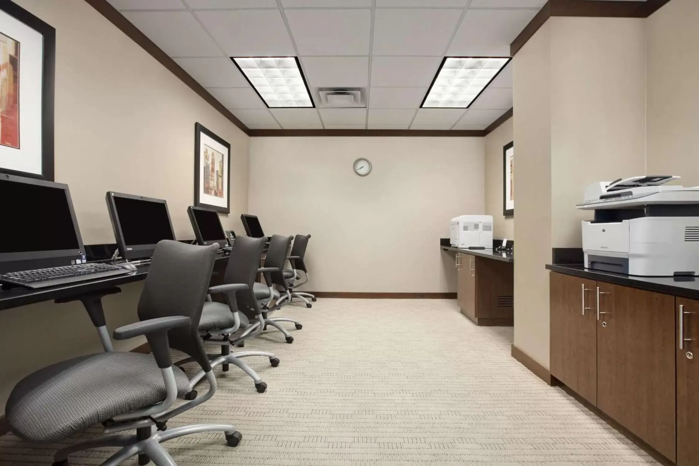Business facilities in Embassy Suites Buffalo