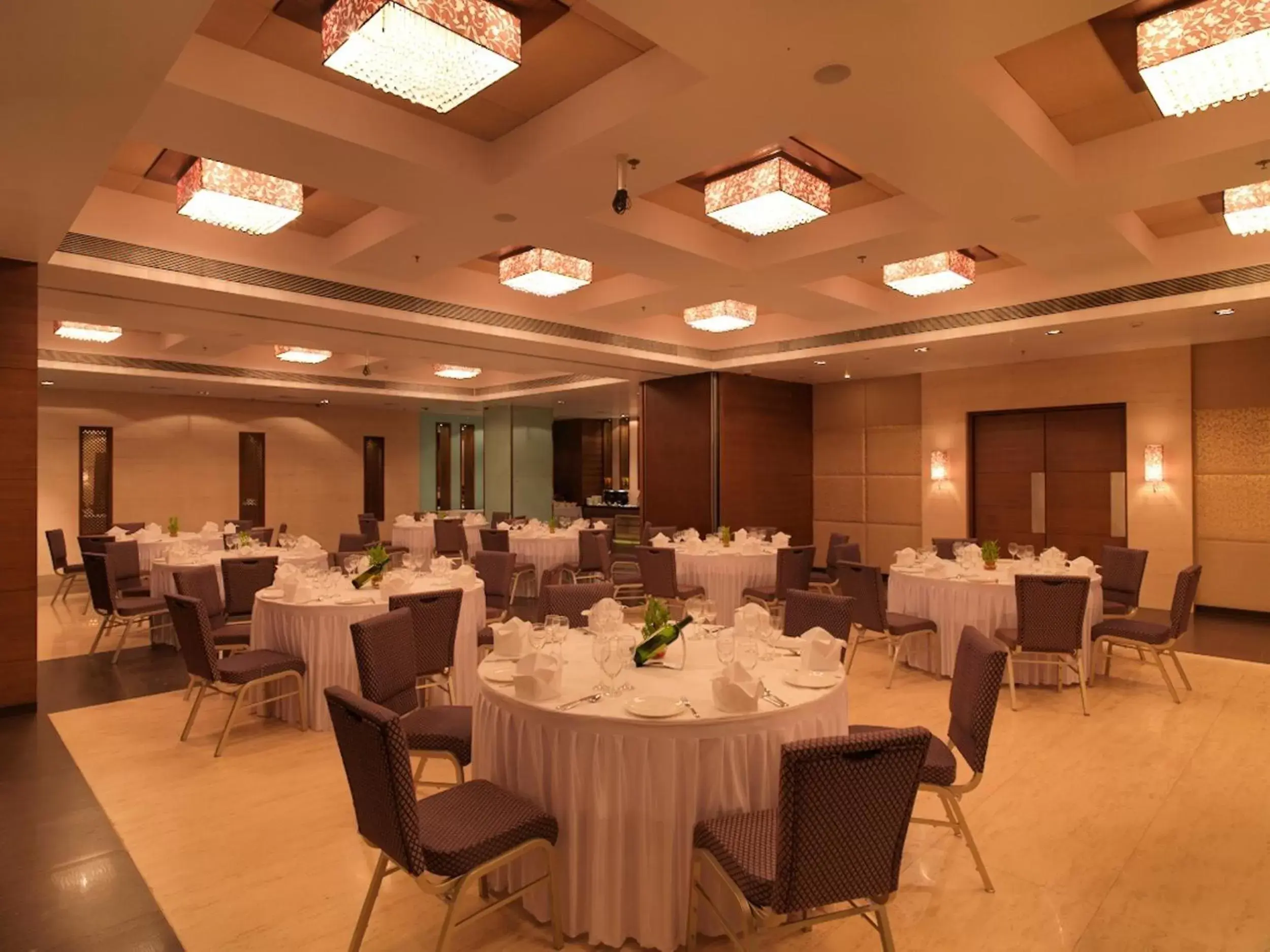 Banquet/Function facilities, Restaurant/Places to Eat in Spree Shivai Hotel