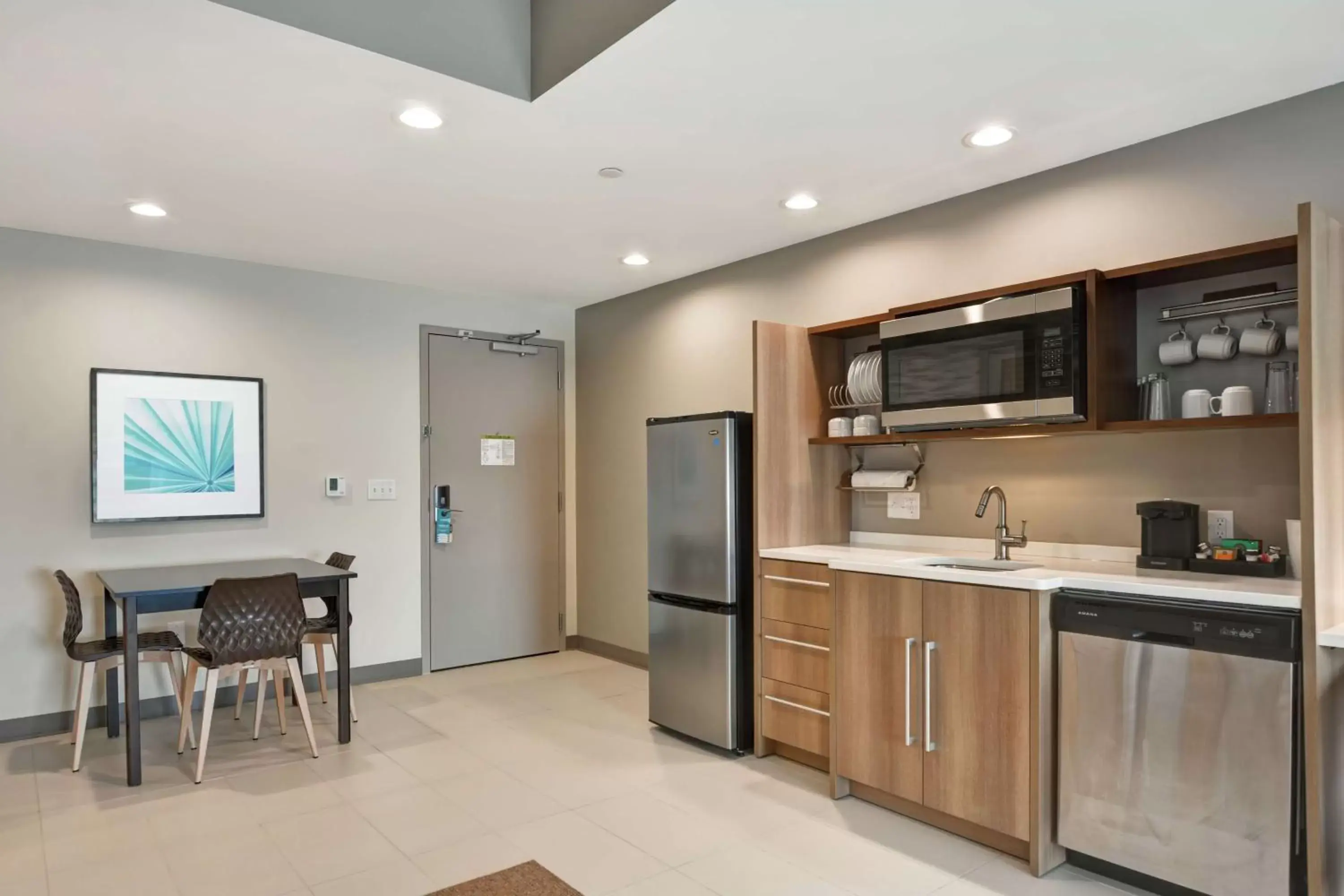 Kitchen or kitchenette, Kitchen/Kitchenette in Home2 Suites By Hilton Charlotte Piper Glen