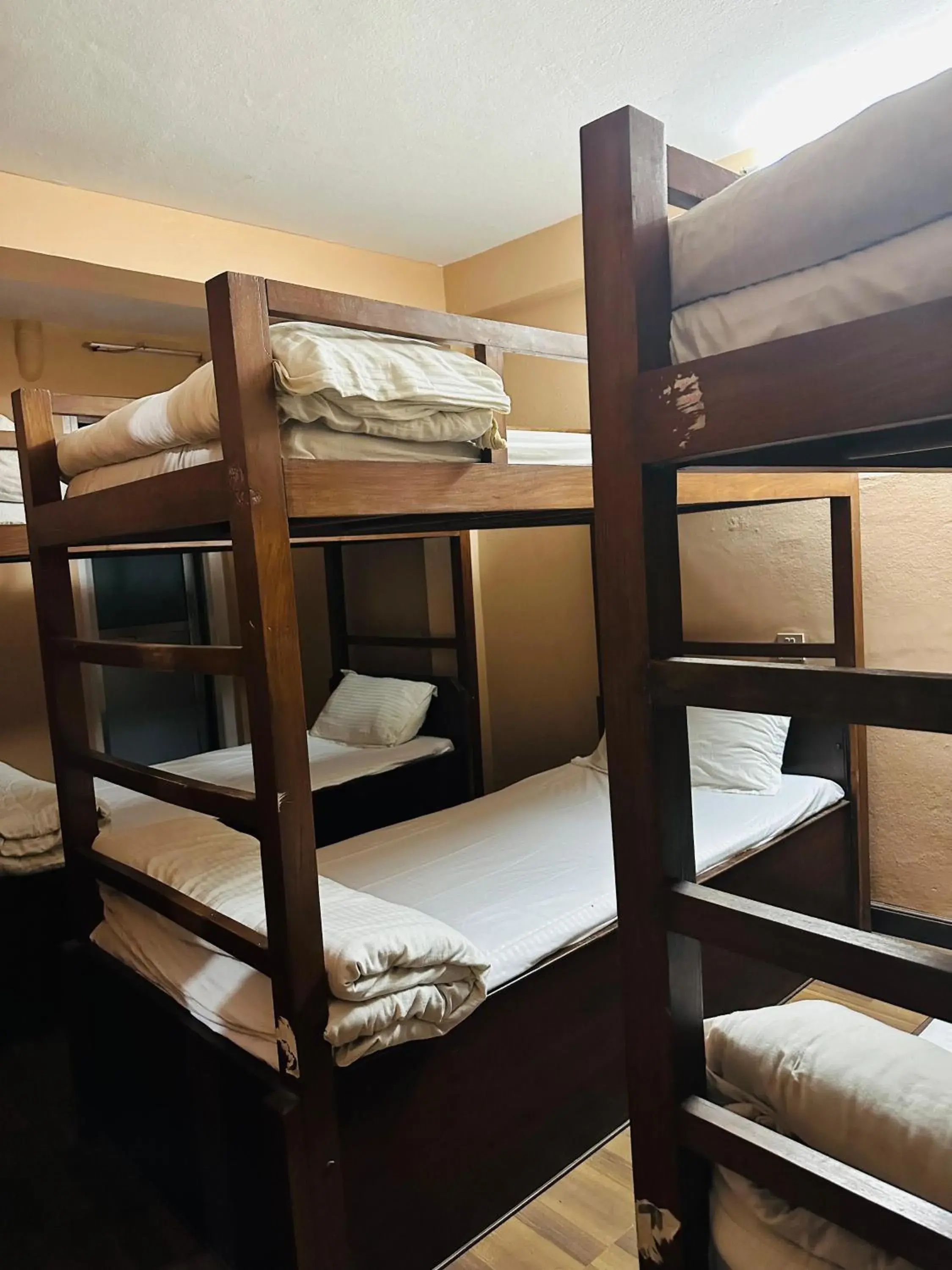 Bunk Bed in Hotel Travelers Home