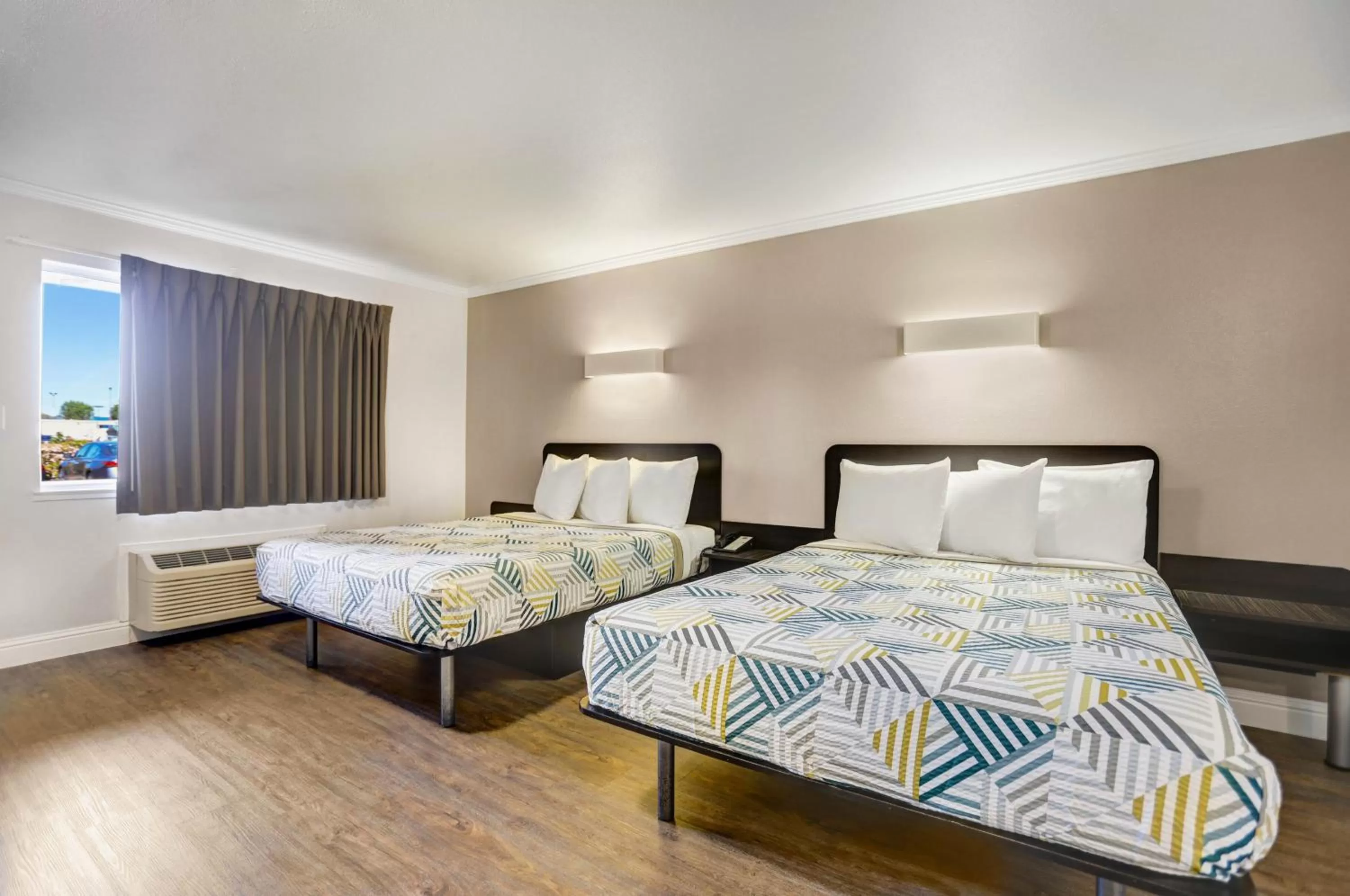 Bedroom, Bed in Motel 6-Lodi, CA