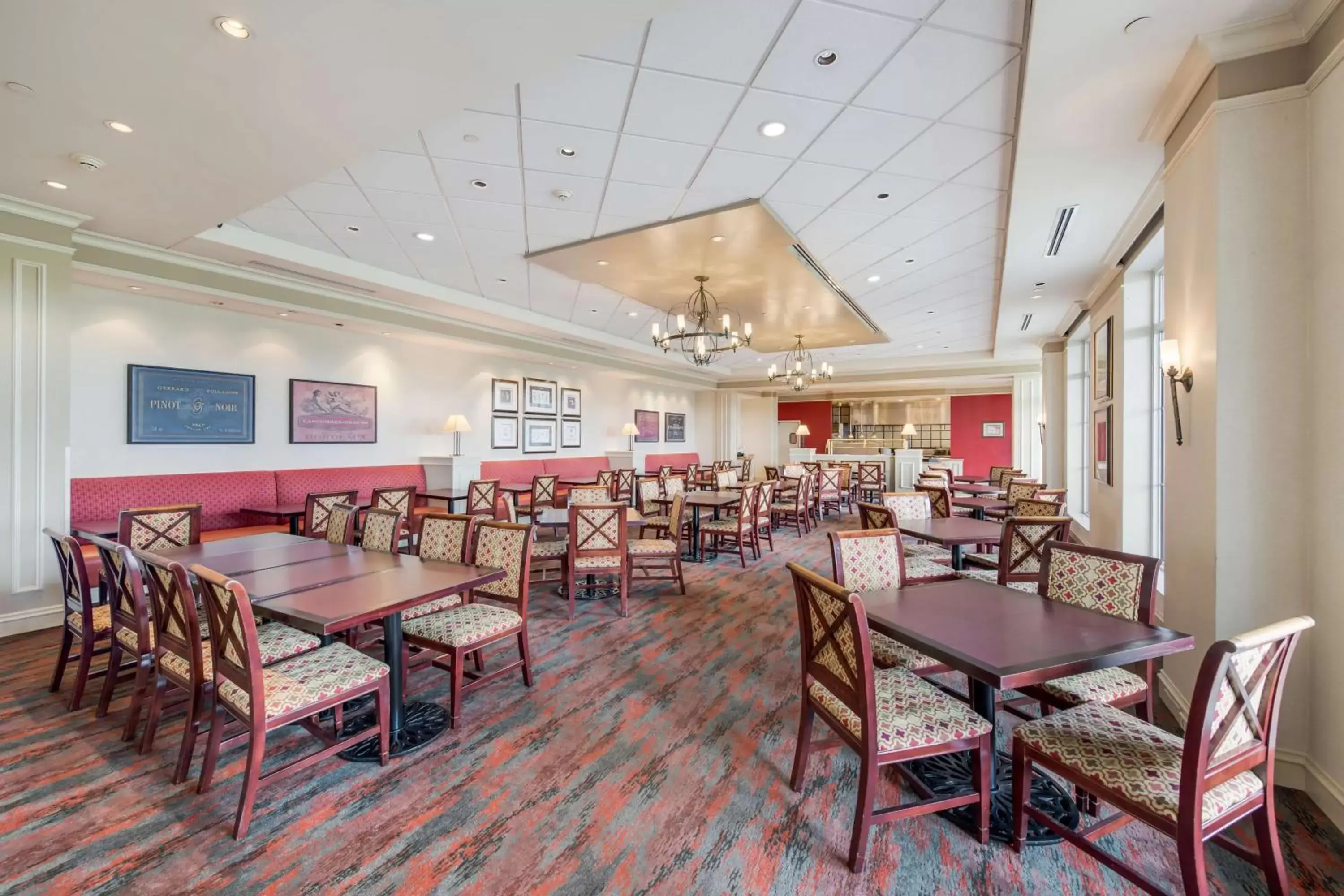 Restaurant/Places to Eat in Hilton Garden Inn Suffolk Riverfront