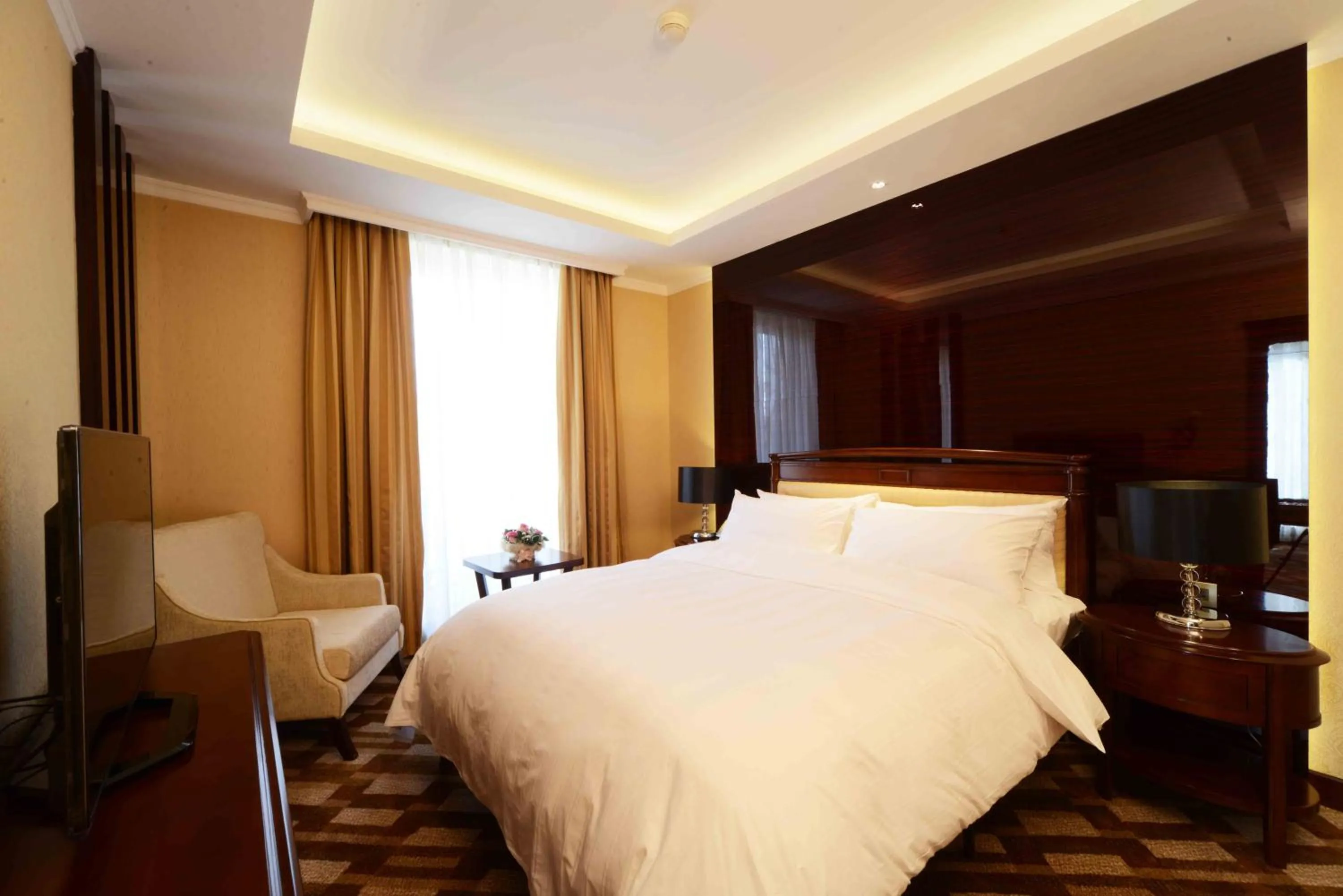 Bedroom, Bed in LOTTE City Hotels Tashkent Palace