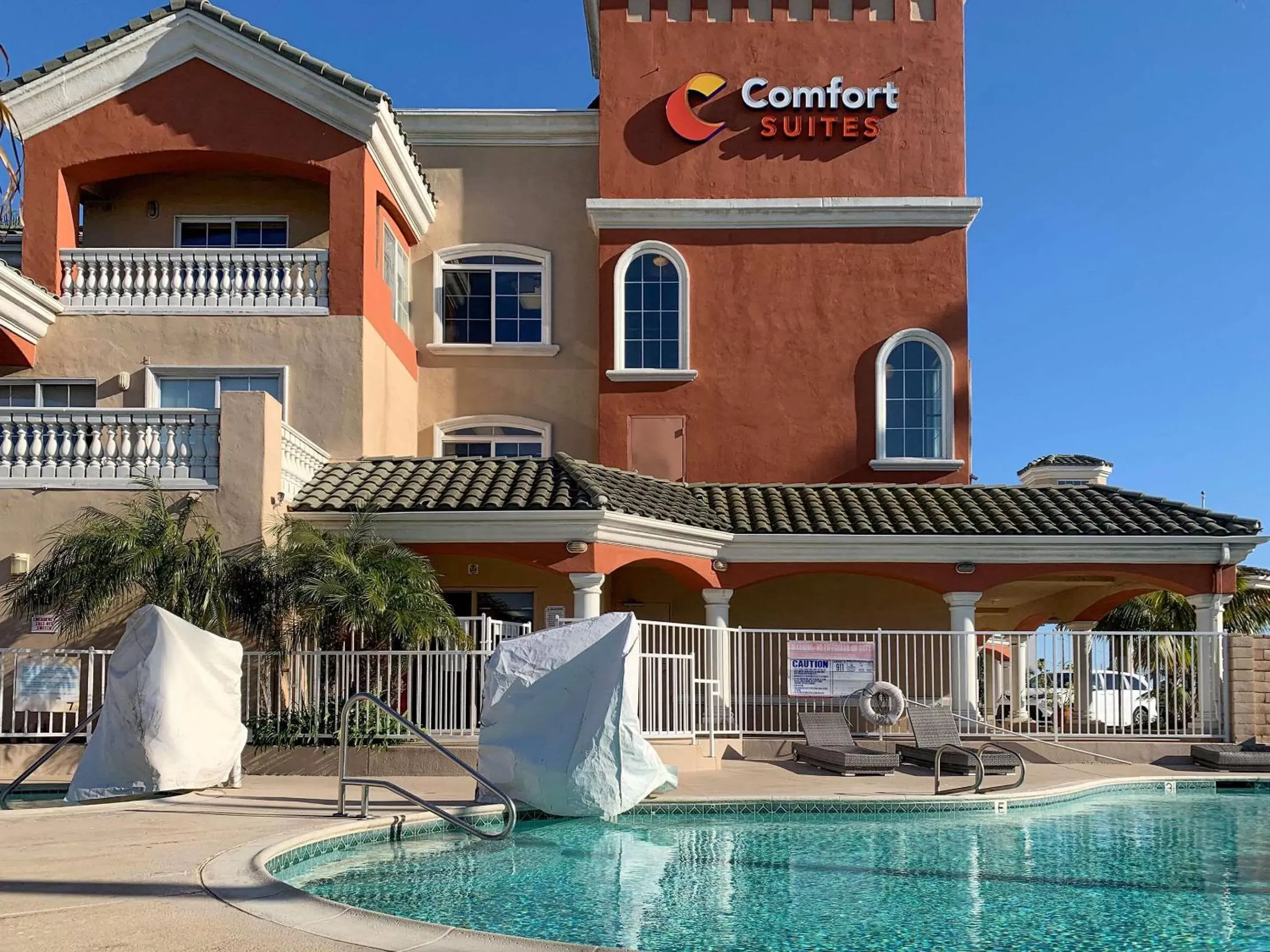 Property Building in Comfort Suites Oceanside Camp Pendleton Area