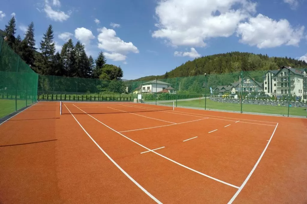Tennis court in Hotel Zimnik Luksus Natury Spa & Wellness