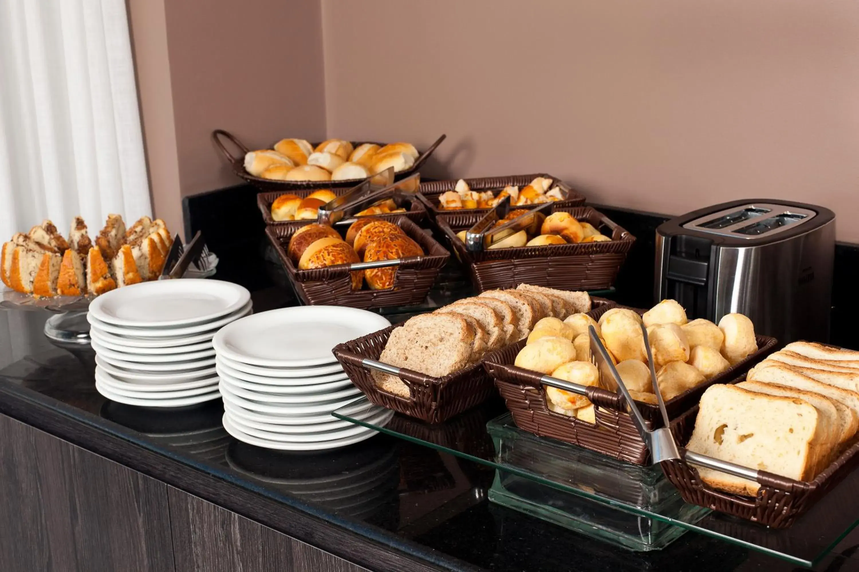 Buffet breakfast in San Diego Suites Veredas Sete Lagoas Buffet breakfast in San Diego Suites Veredas Sete Lagoas
