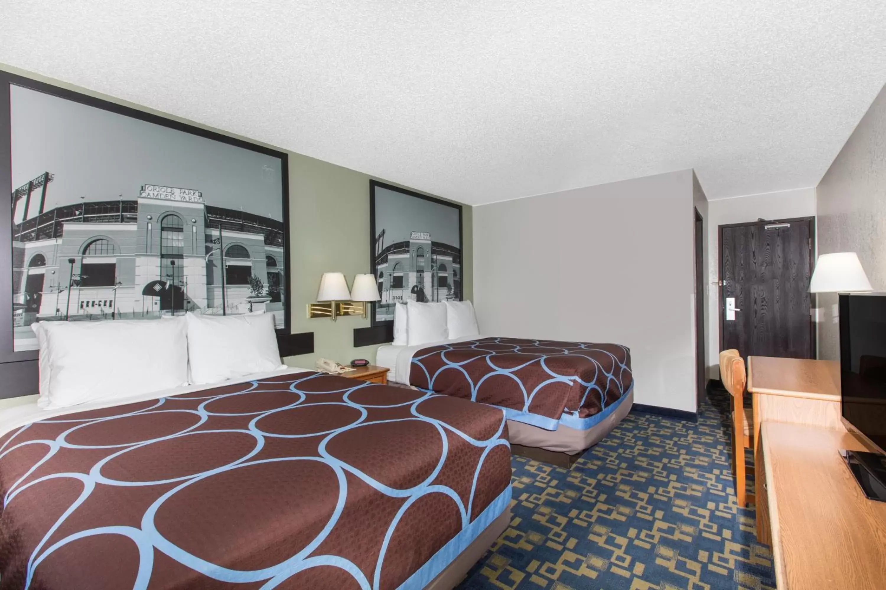 Photo of the whole room, Bed in Super 8 by Wyndham Aberdeen MD