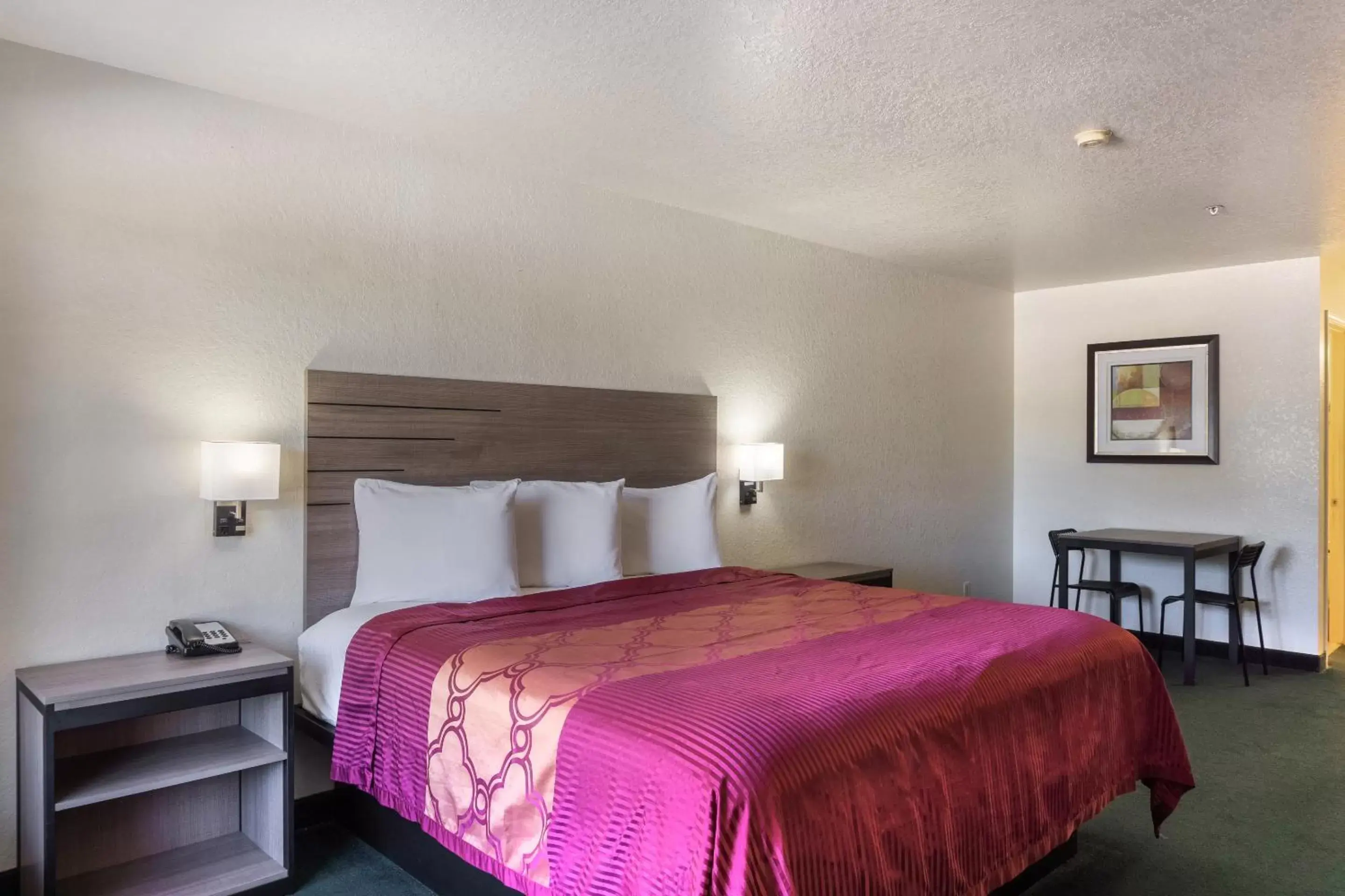 Bedroom, Bed in OYO Inn & Suites Medical Center San Antonio