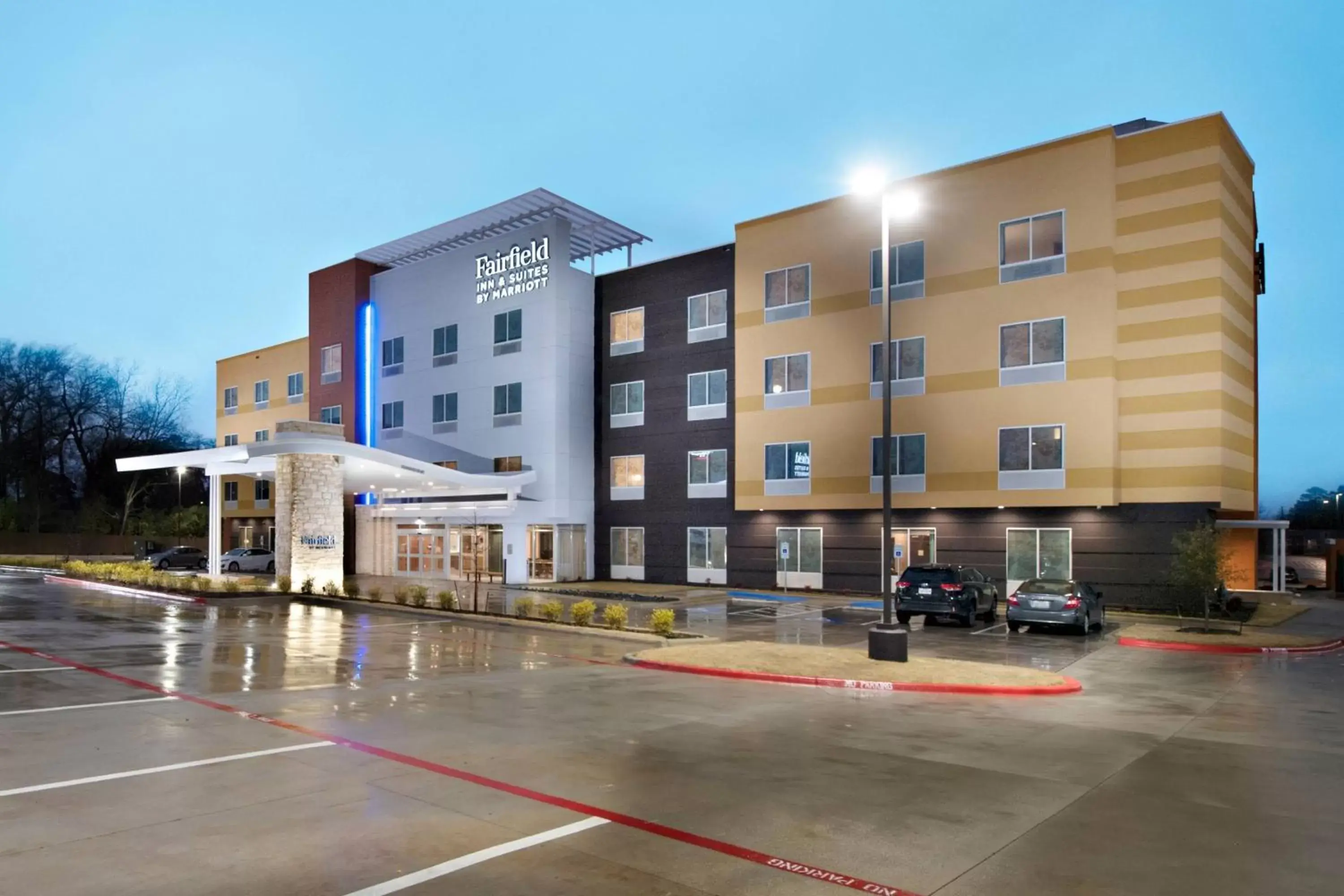 Property Building in Fairfield Inn & Suites by Marriott Tyler South