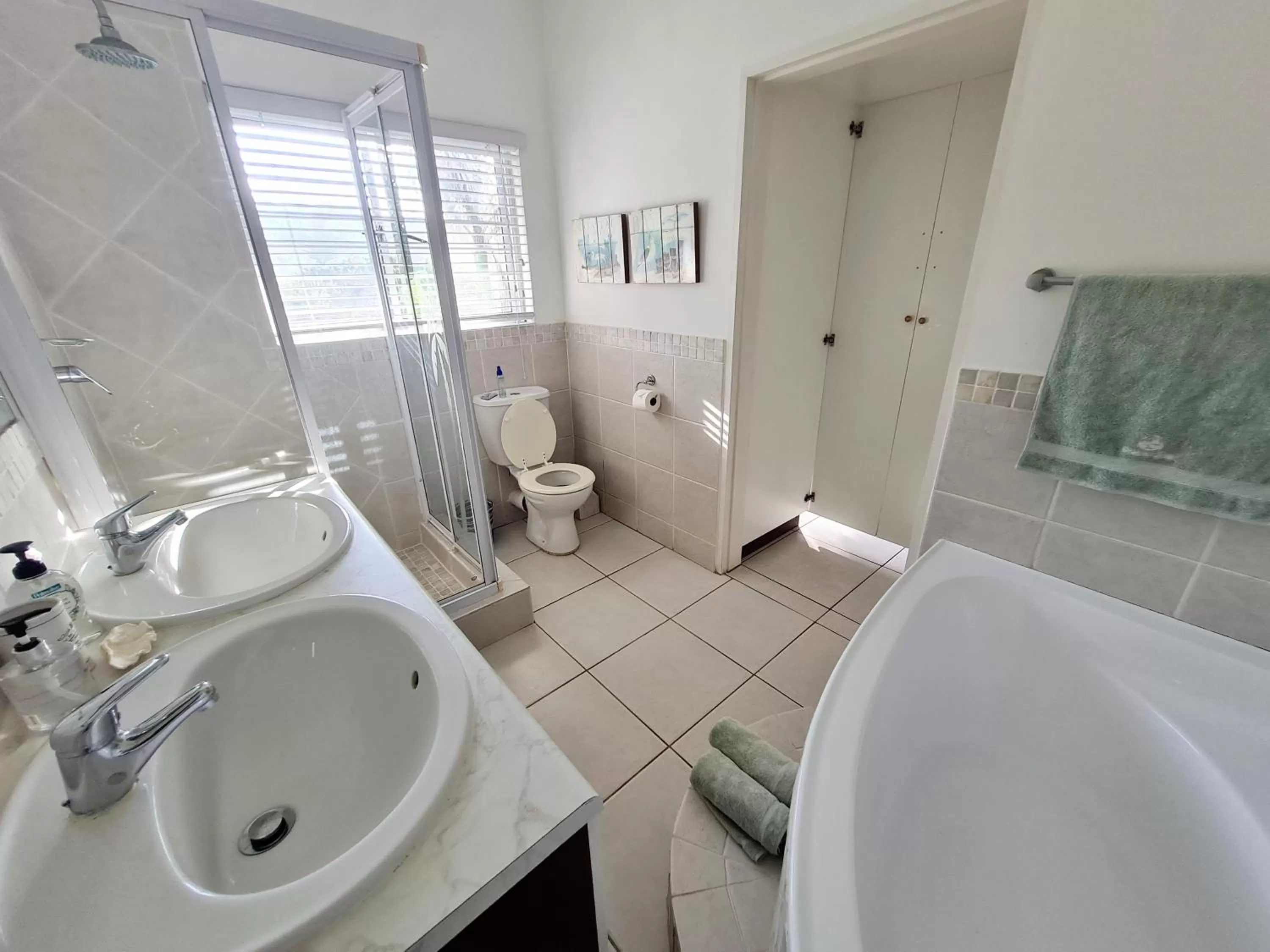 Shower in Shaka's Seat Guesthouse