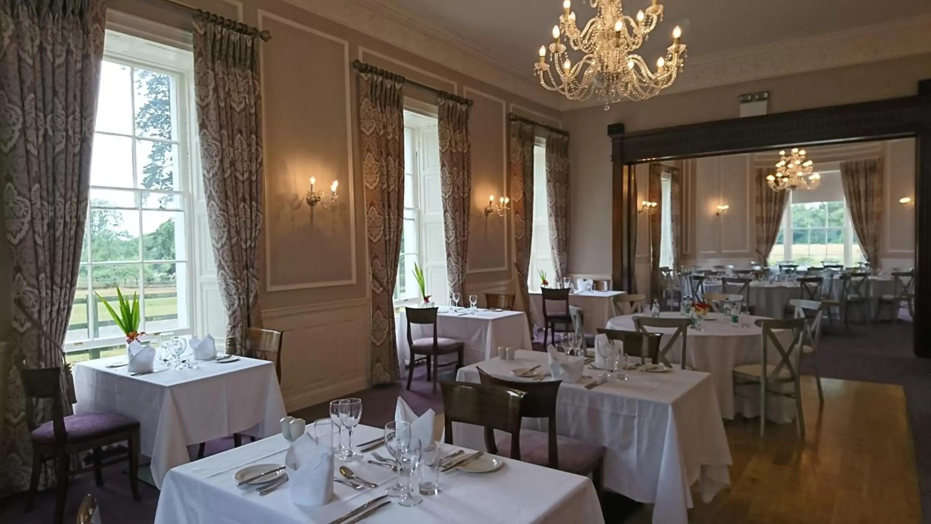 Restaurant/Places to Eat in Leixlip Manor Hotel