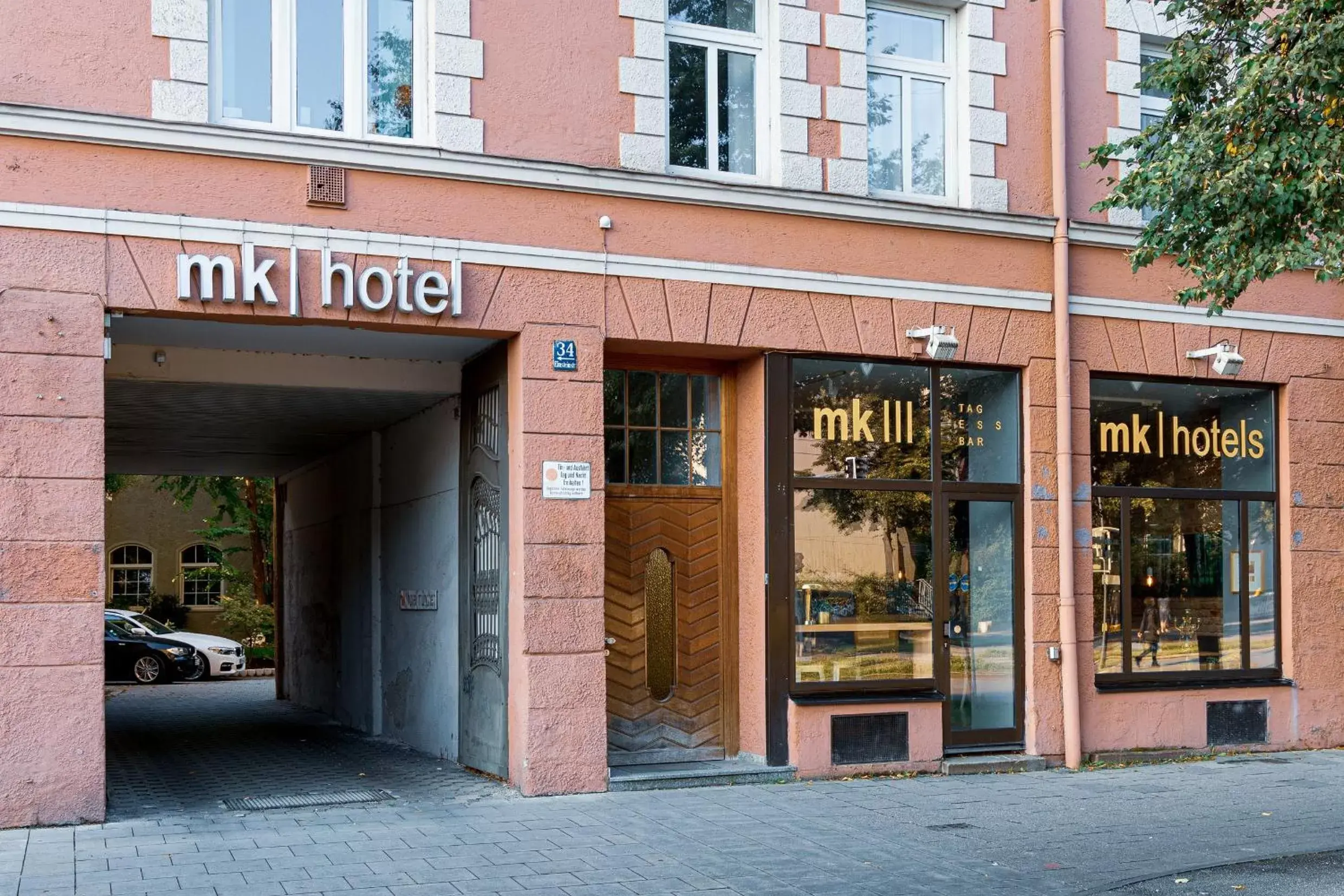 Facade/entrance in mk hotel münchen max-weber-platz