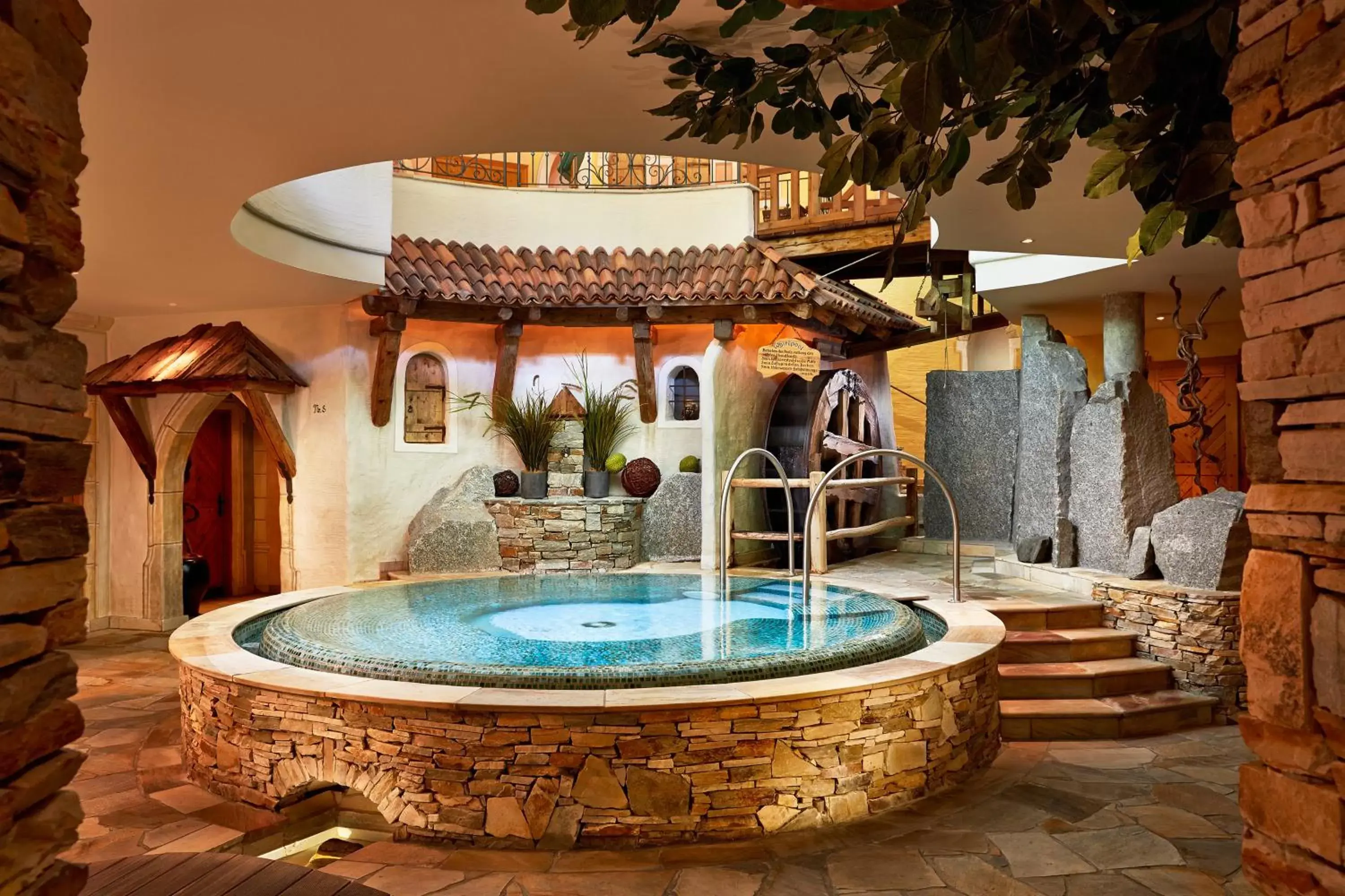 Hot Tub, Swimming Pool in Relais&Châteaux Spa-Hotel Jagdhof