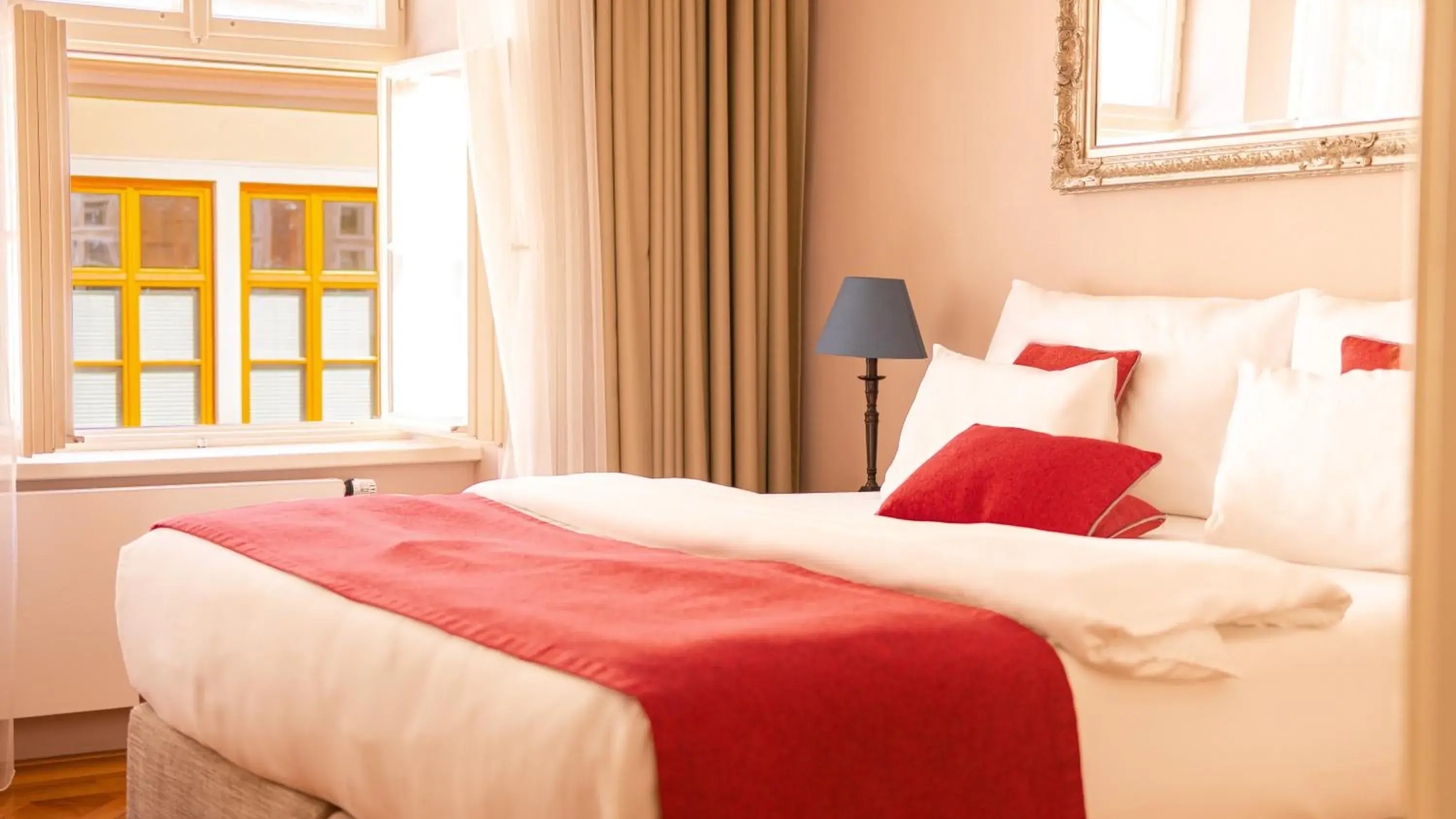 Nearby landmark, Bed in Hotel Golden Key Prague Castle