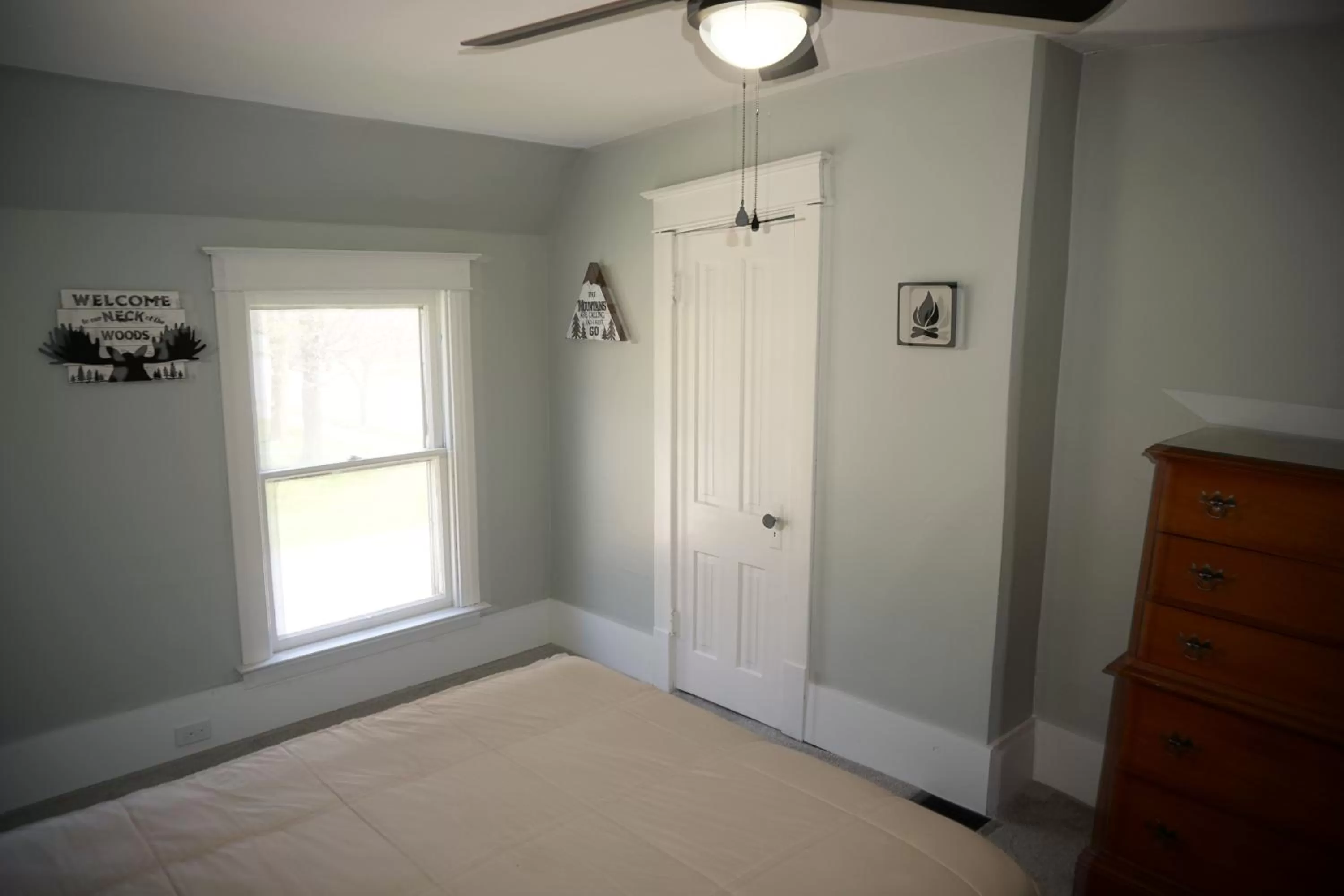 Bed in Charlevoix House - The Northside