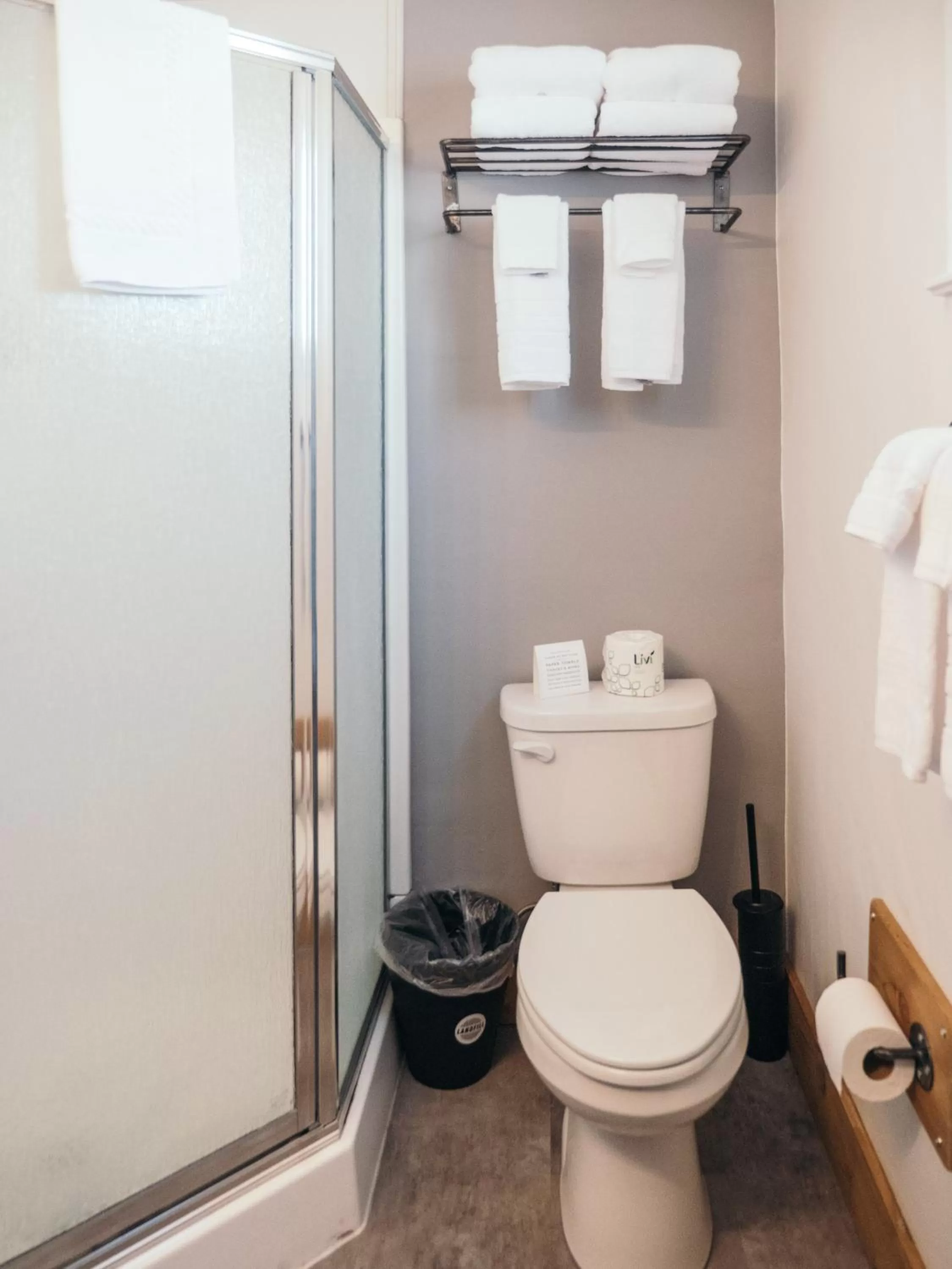 Bathroom in Summit View Inn