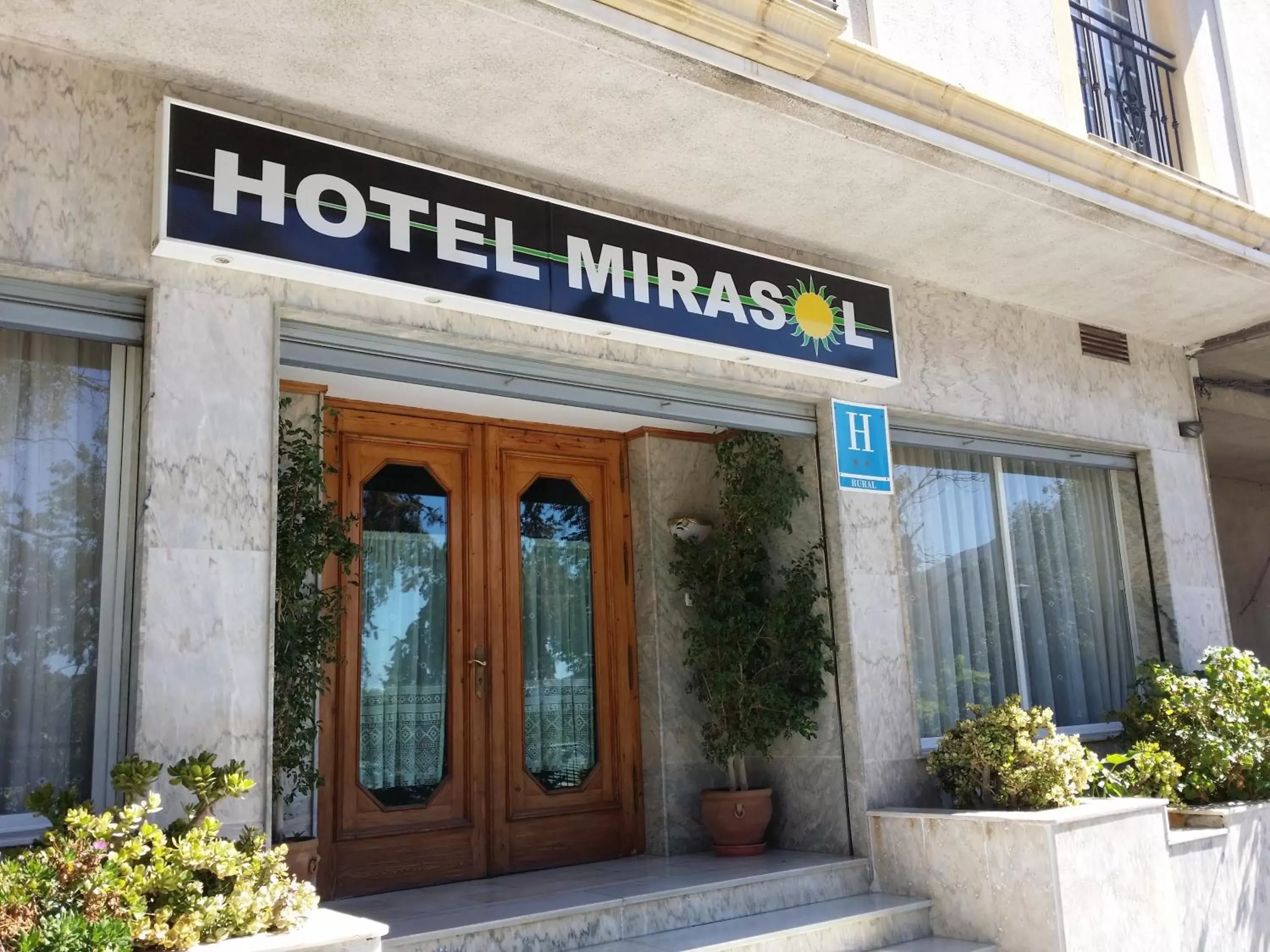 Facade/entrance in Hotel Mirasol