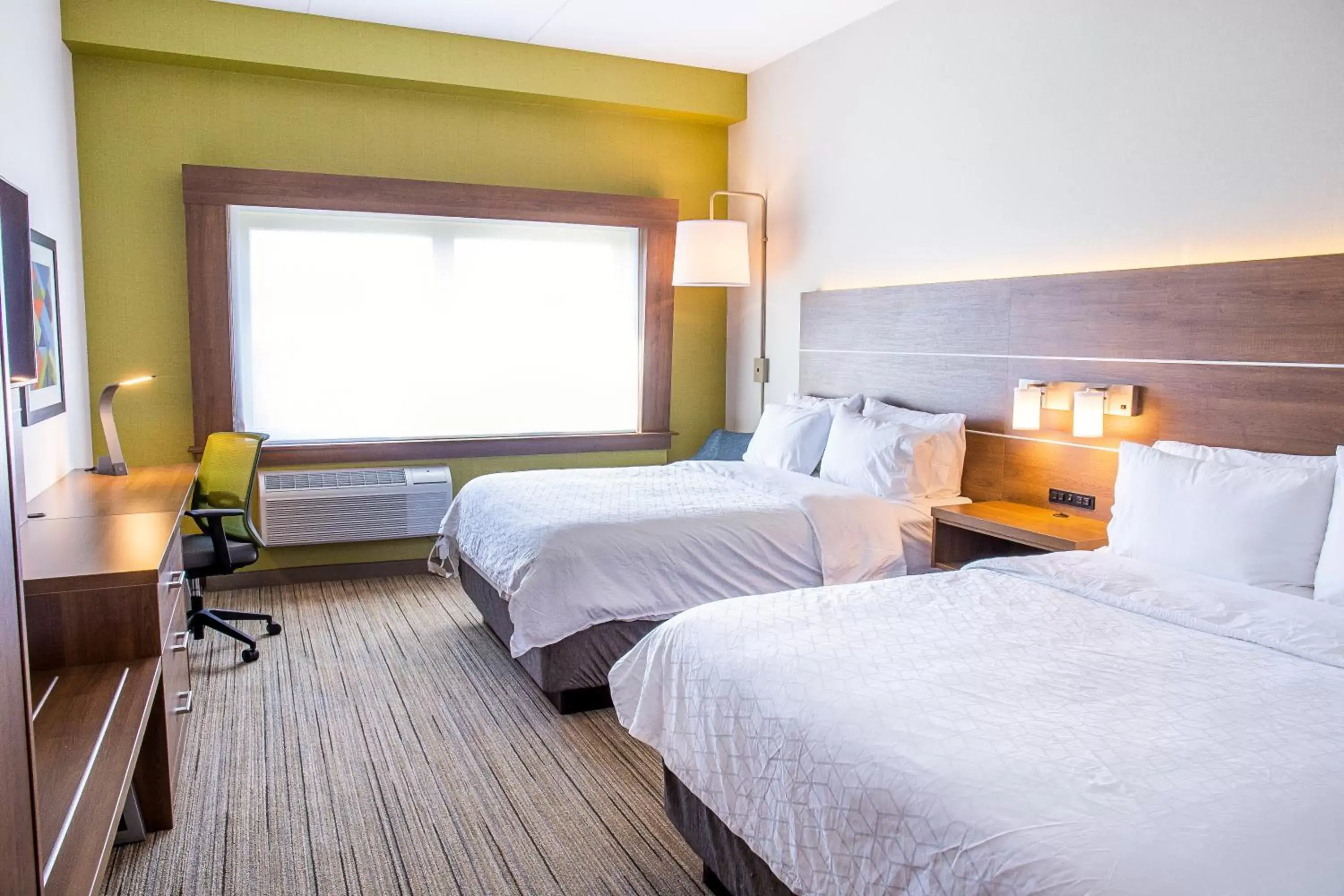 Bed in Holiday Inn Express & Suites - Halifax – Dartmouth