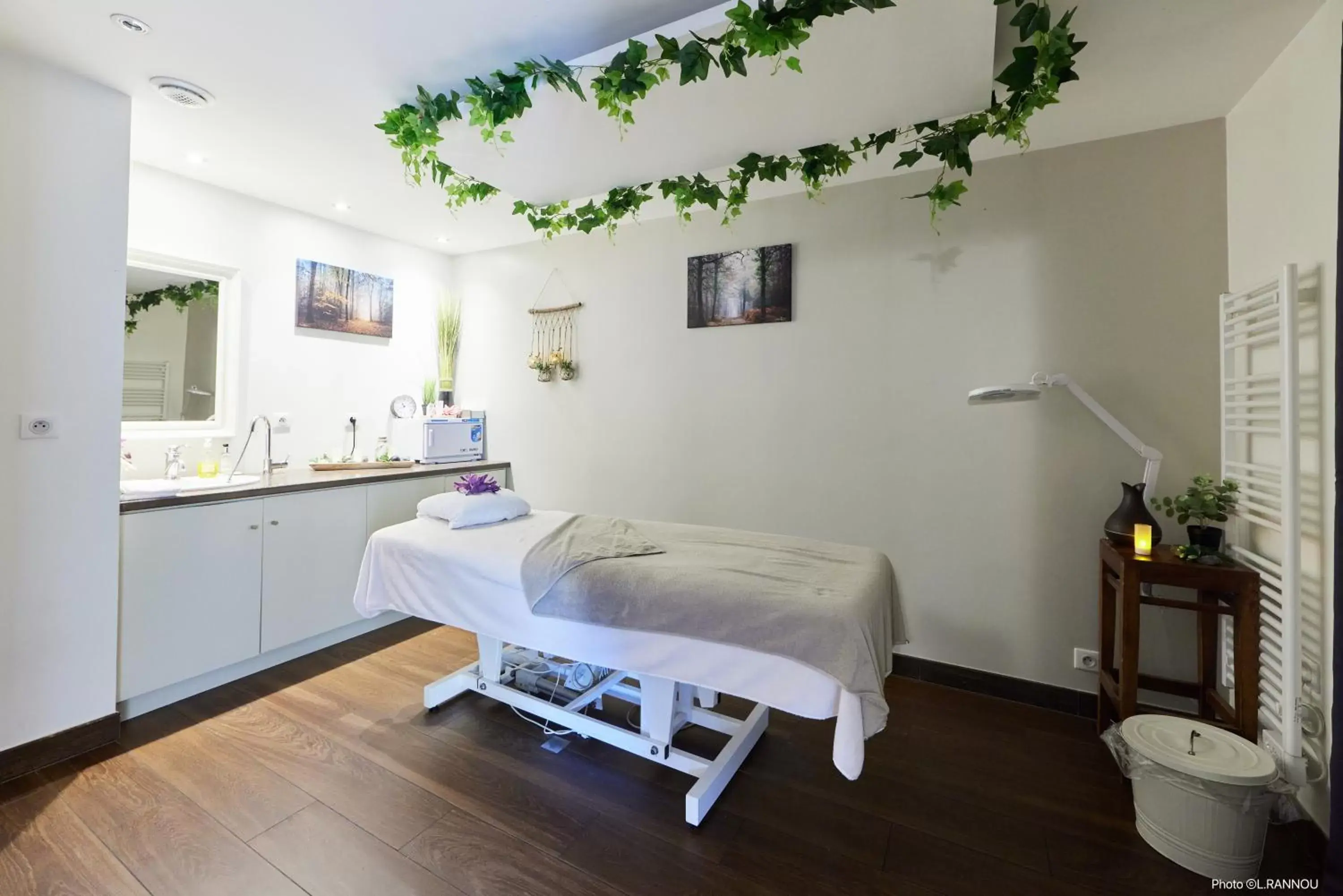 Massage, Spa/Wellness in Logis Hotel, restaurant et spa Le Relais De Broceliande