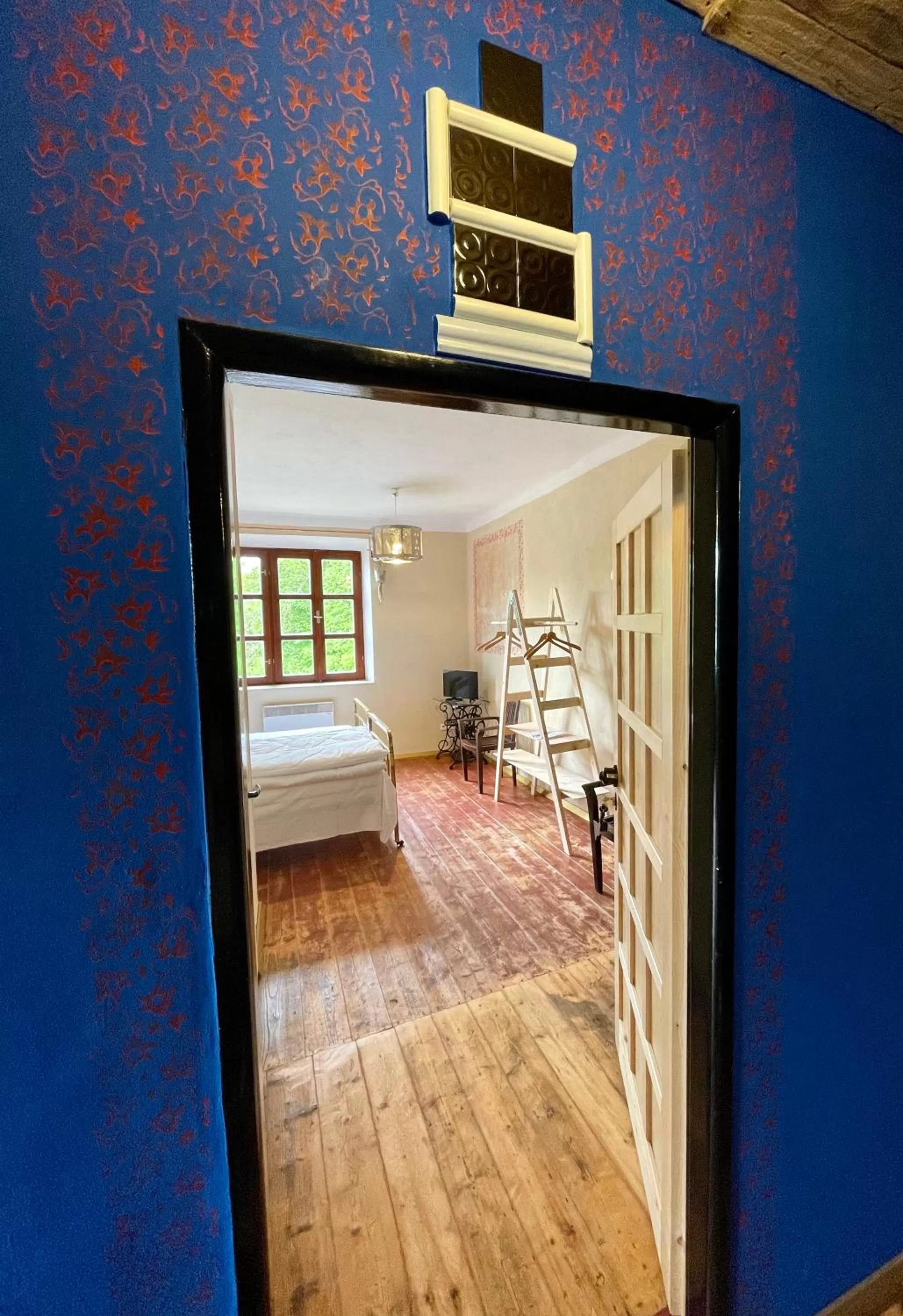 Bed in HARABURDI® Recyclart Hotel