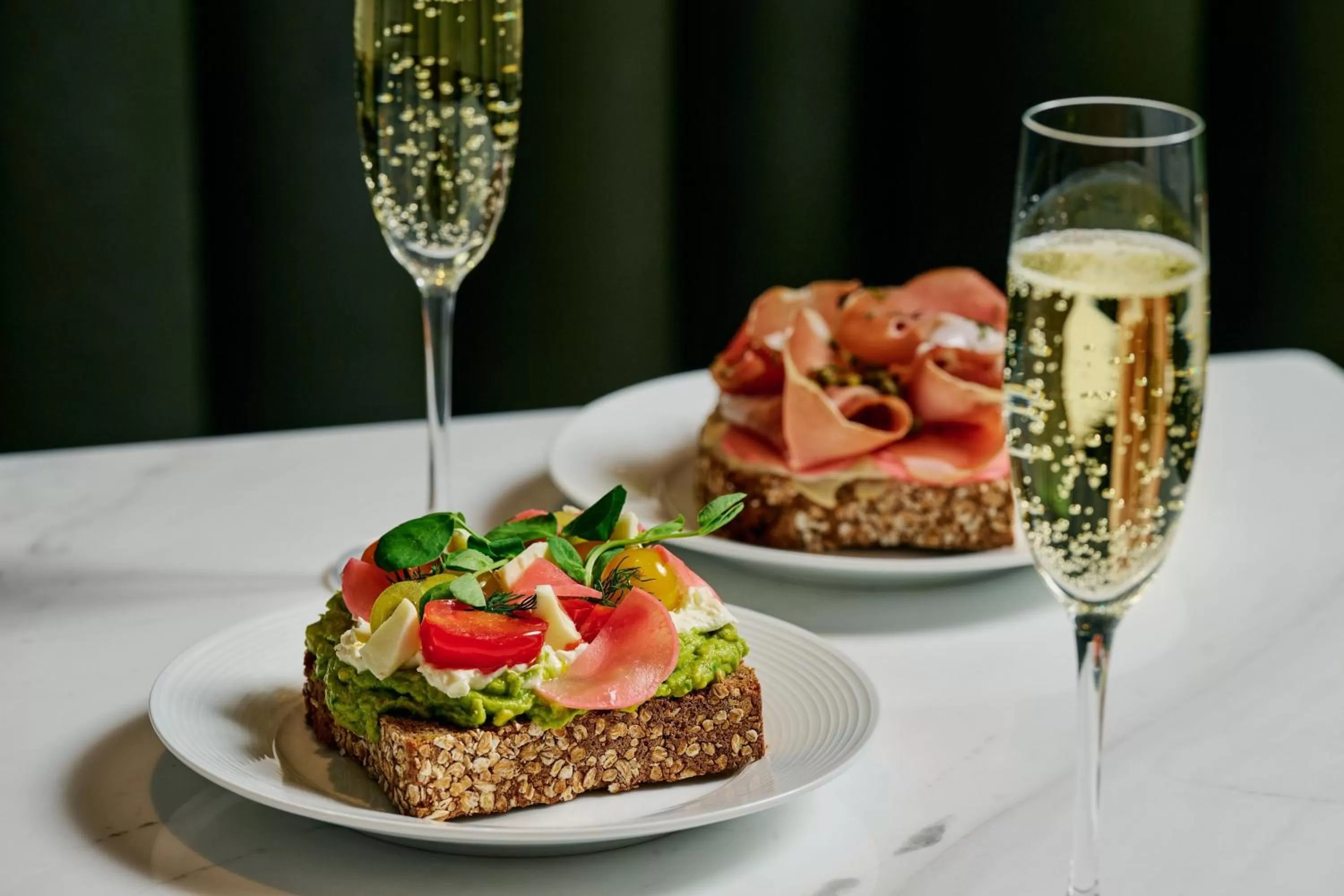 Lounge or bar in Le Meridien Melbourne