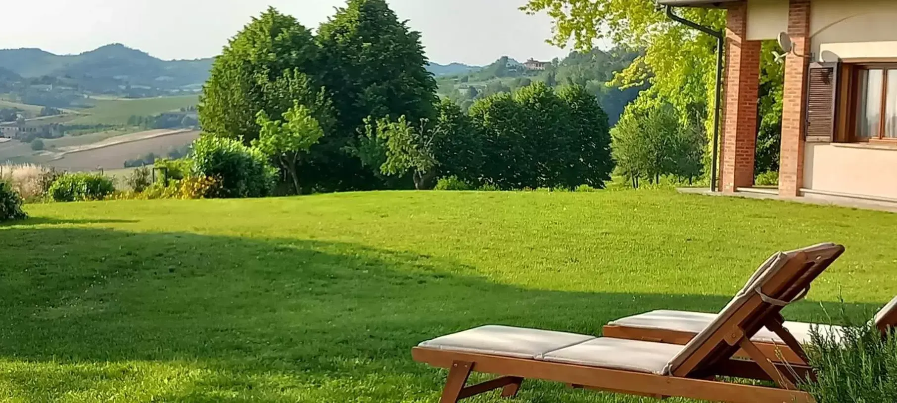 sunbed, Garden in Villa Pieve