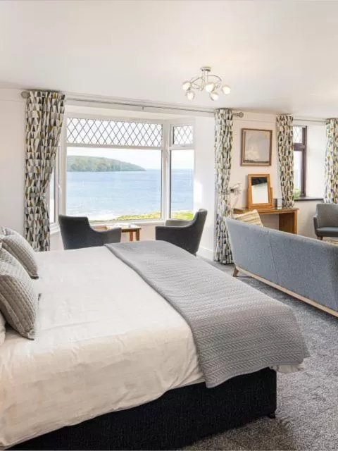 Seating area, Bed in Gwbert Hotel