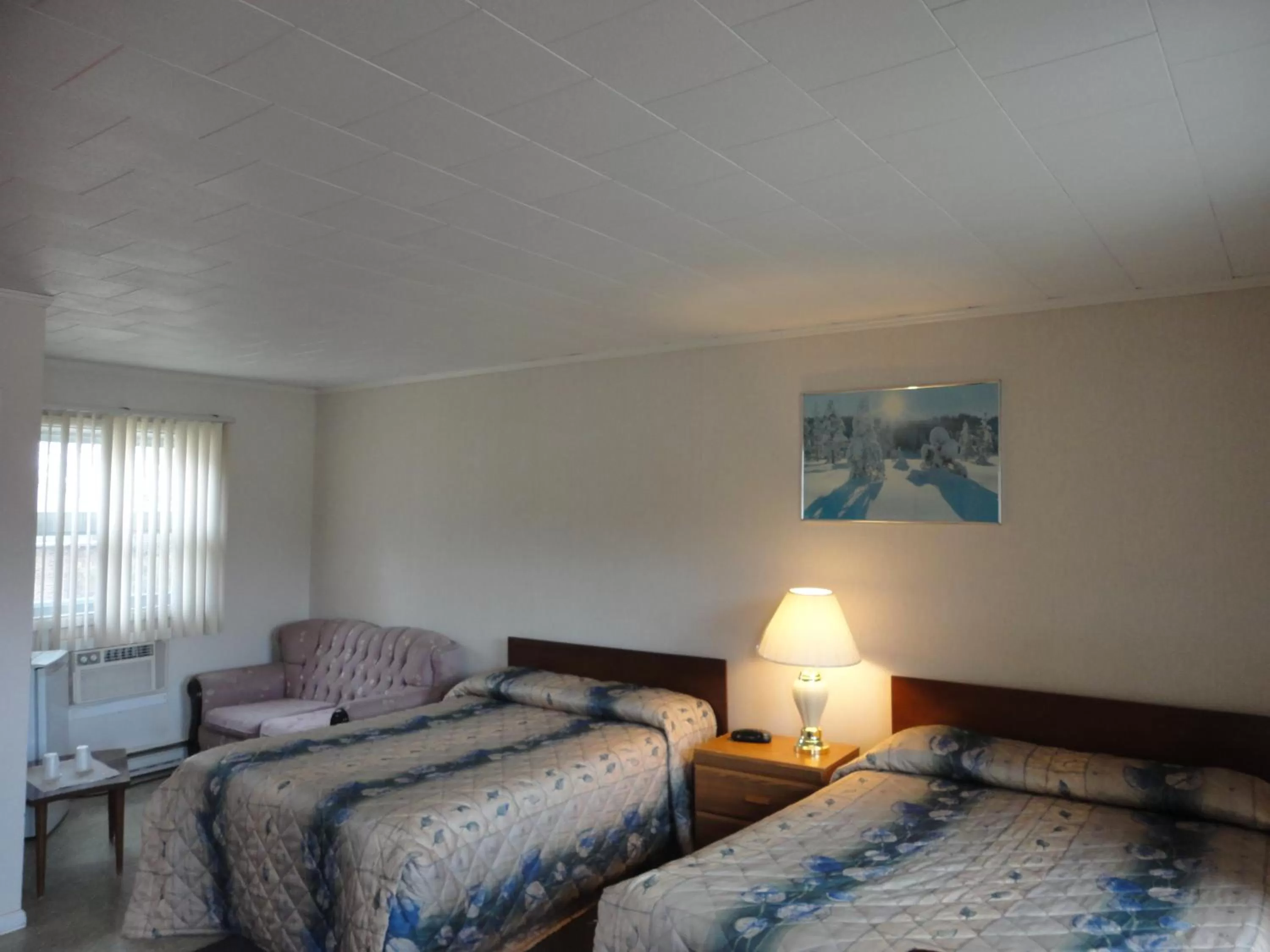 Day, Bed in Hipwell's Motel