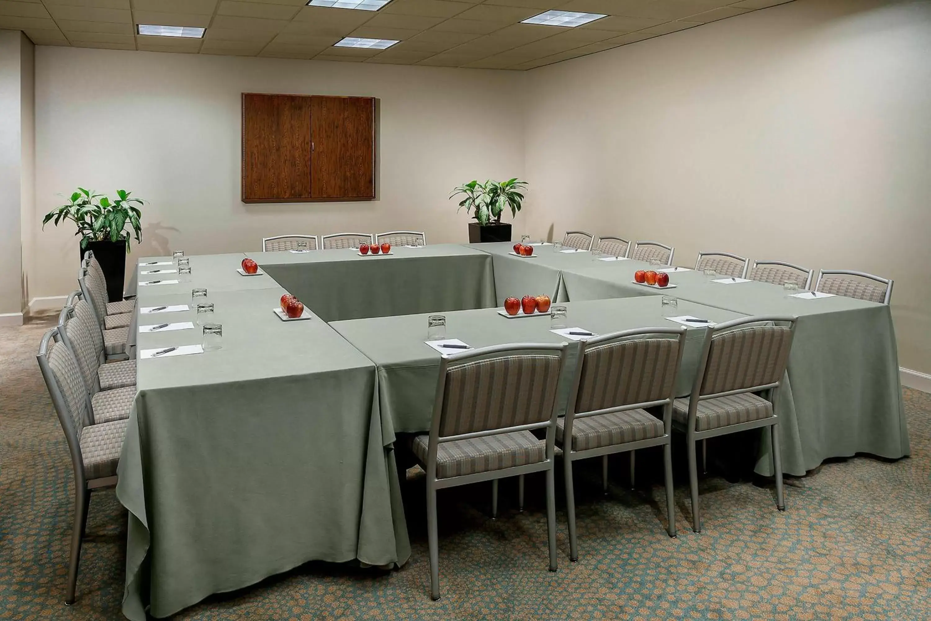 Meeting/conference room in The Westin Chicago Northwest