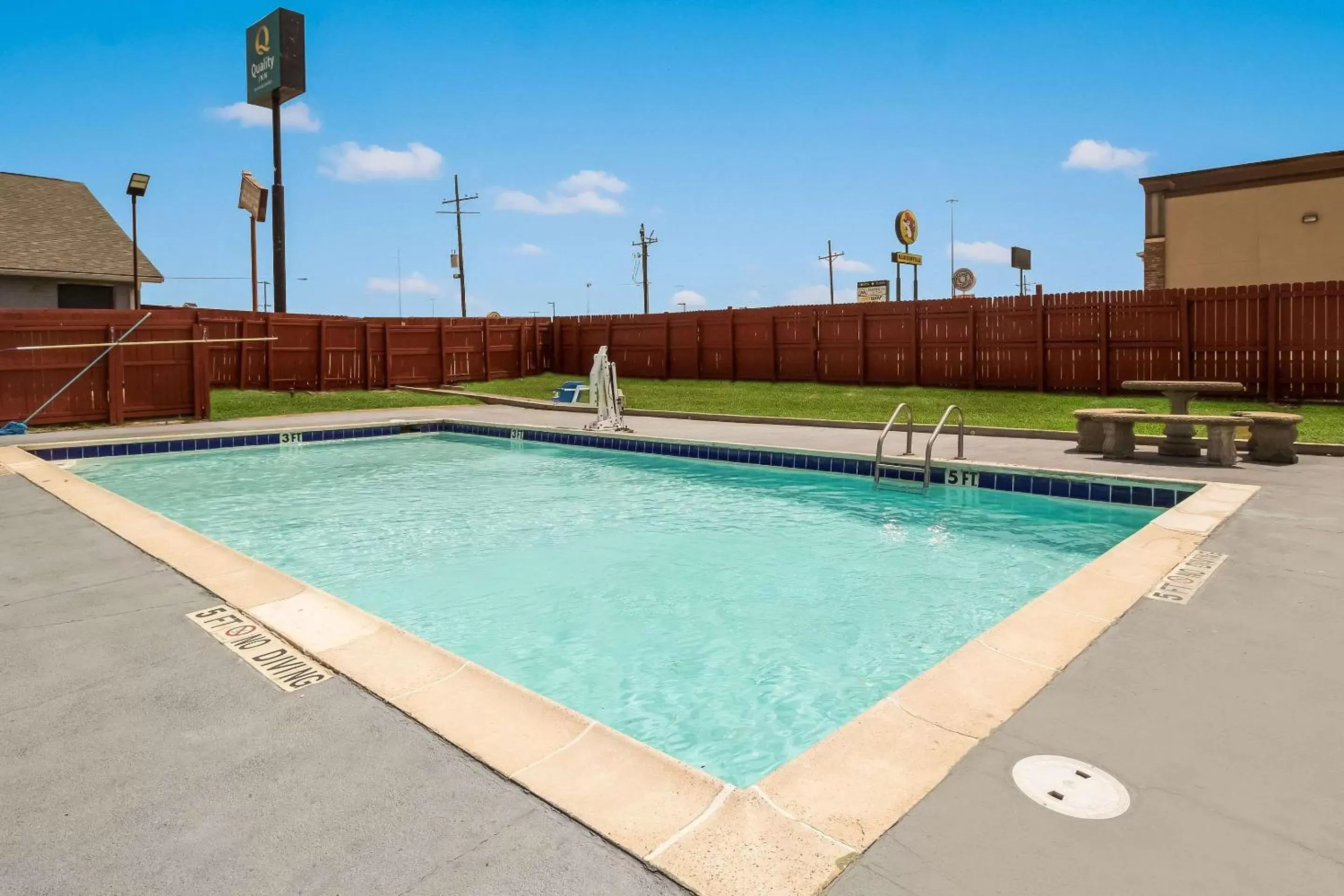 Pool view, Swimming Pool in Quality Inn