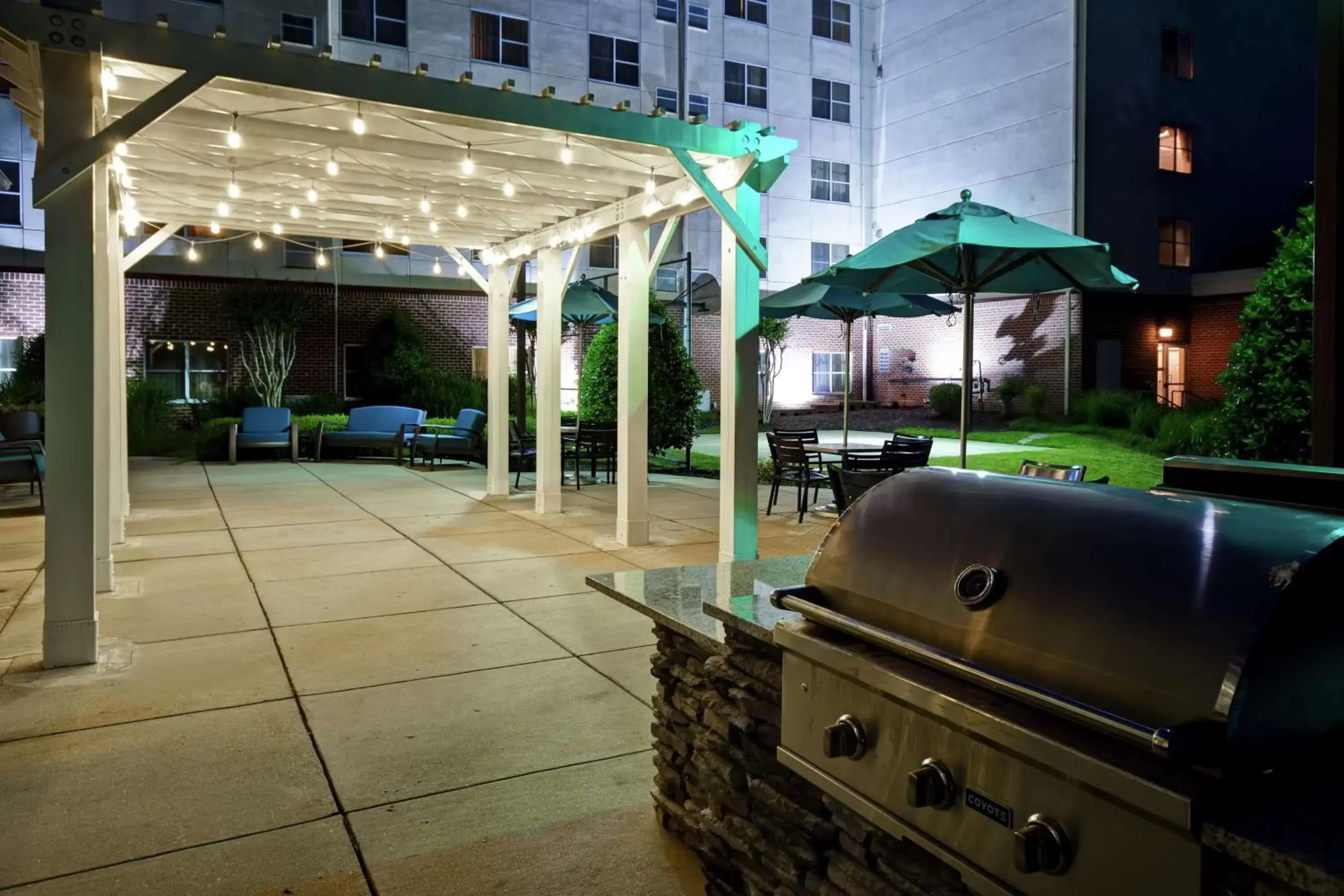 Patio in Homewood Suites by Hilton Chester